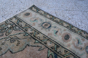 Vintage Turkish Rug 26'' x 35''