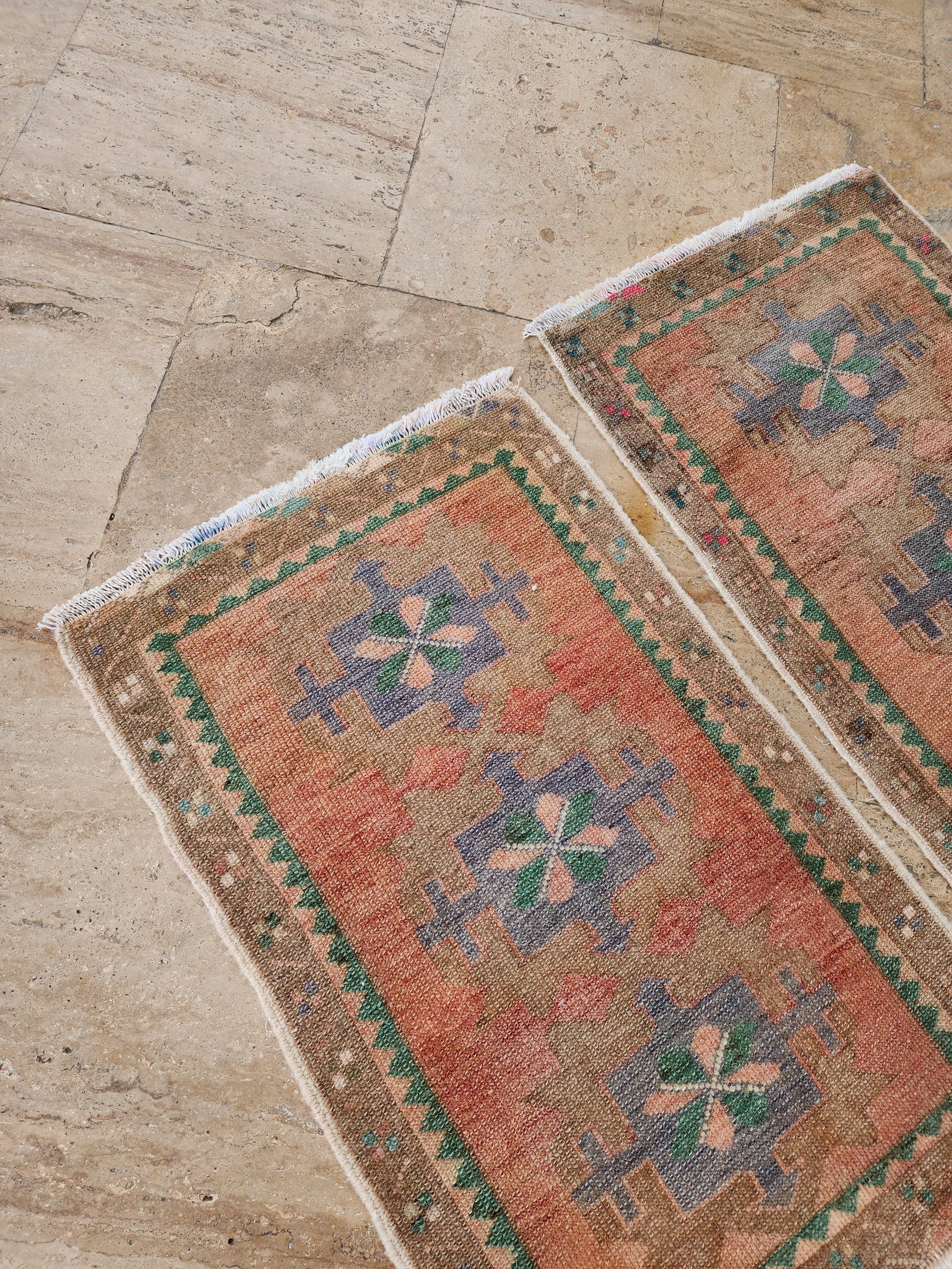 Vintage Oushak Yastik Rugs Set of 2 | 20'' x 32''