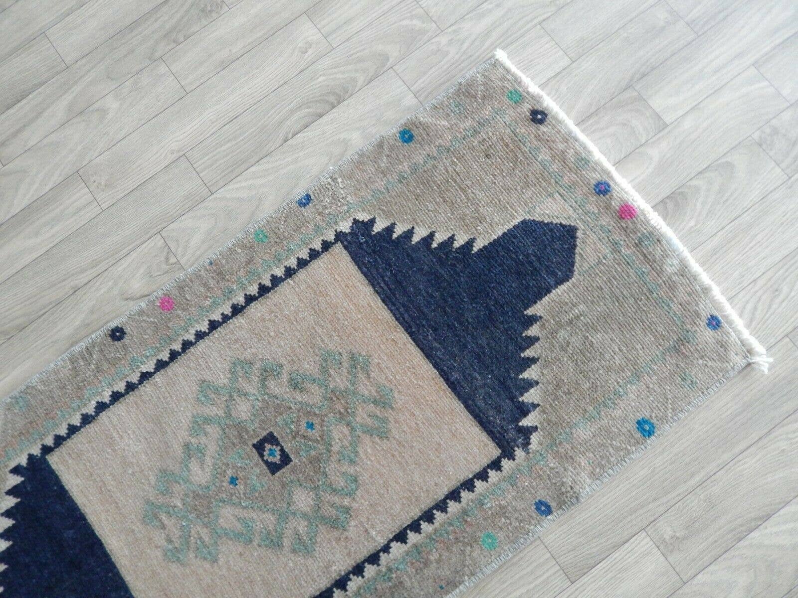 Vintage Oushak Rug 17'' x 37''