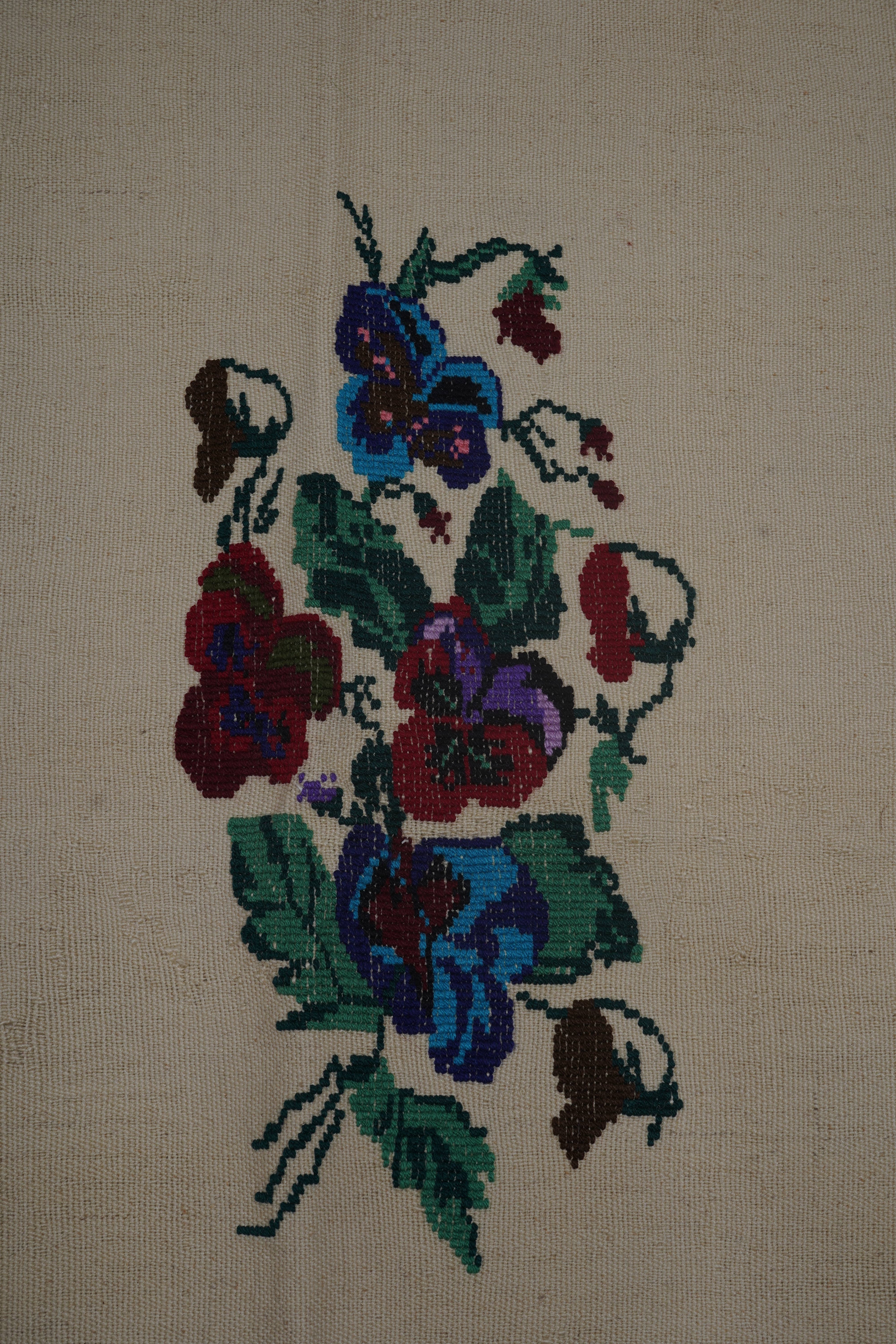 Vintage Turkish Kilim Rug 5'5'' x 6'5''