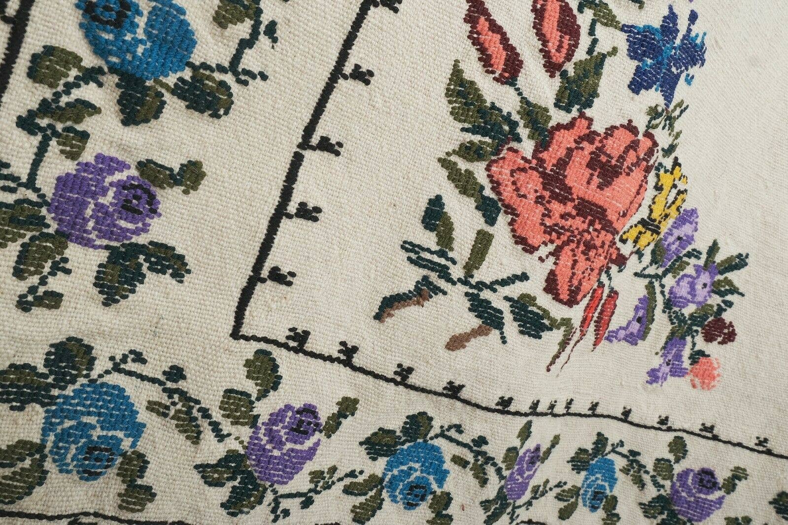 Vintage Turkish Kilim Rug 4'11'' x 7'11''
