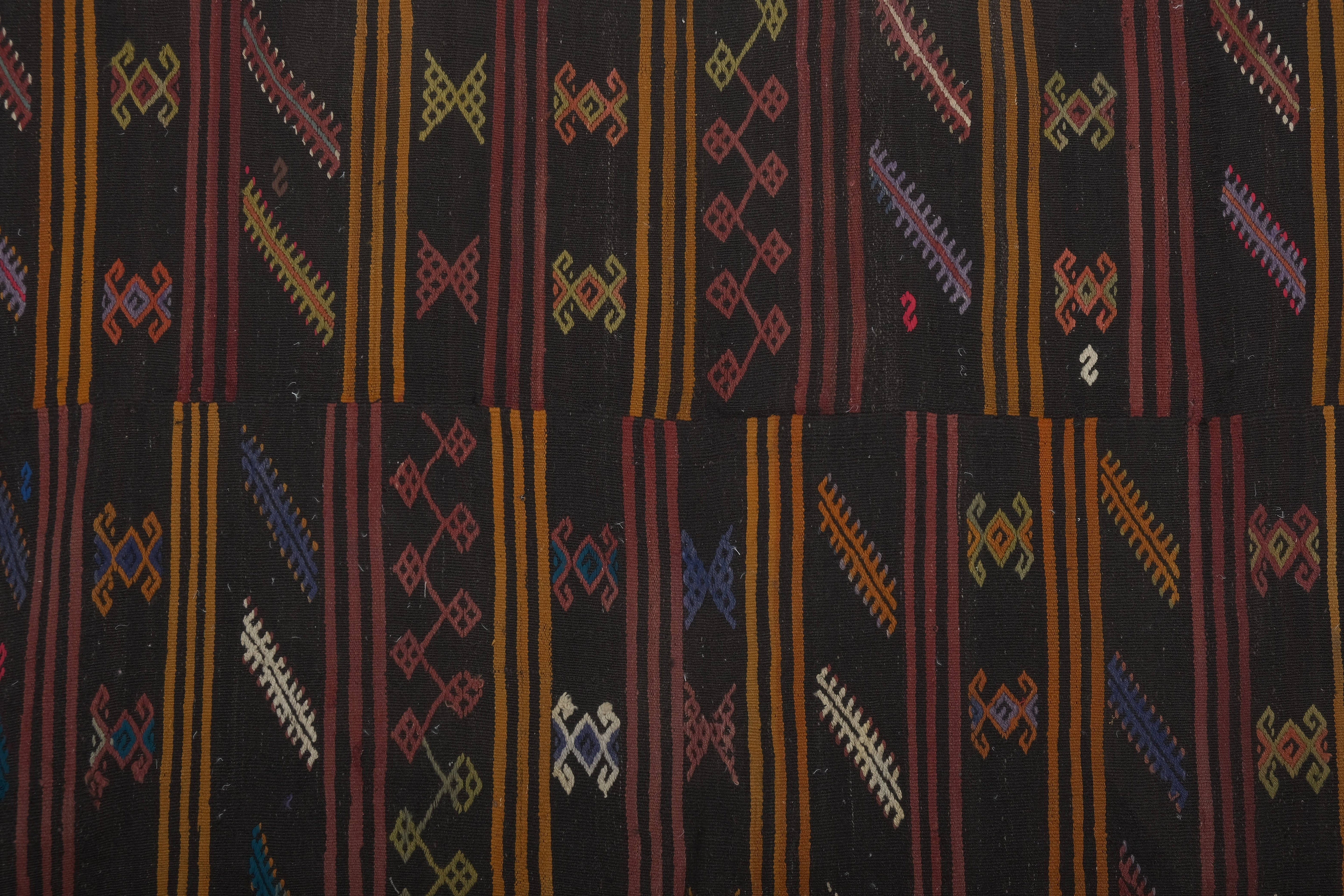 Vintage Turkish Kilim Rug 7'7'' x 9'2''