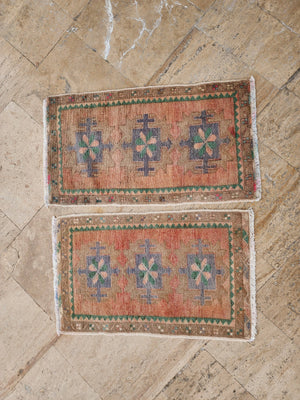 Vintage Oushak Yastik Rugs Set of 2 | 20'' x 32''