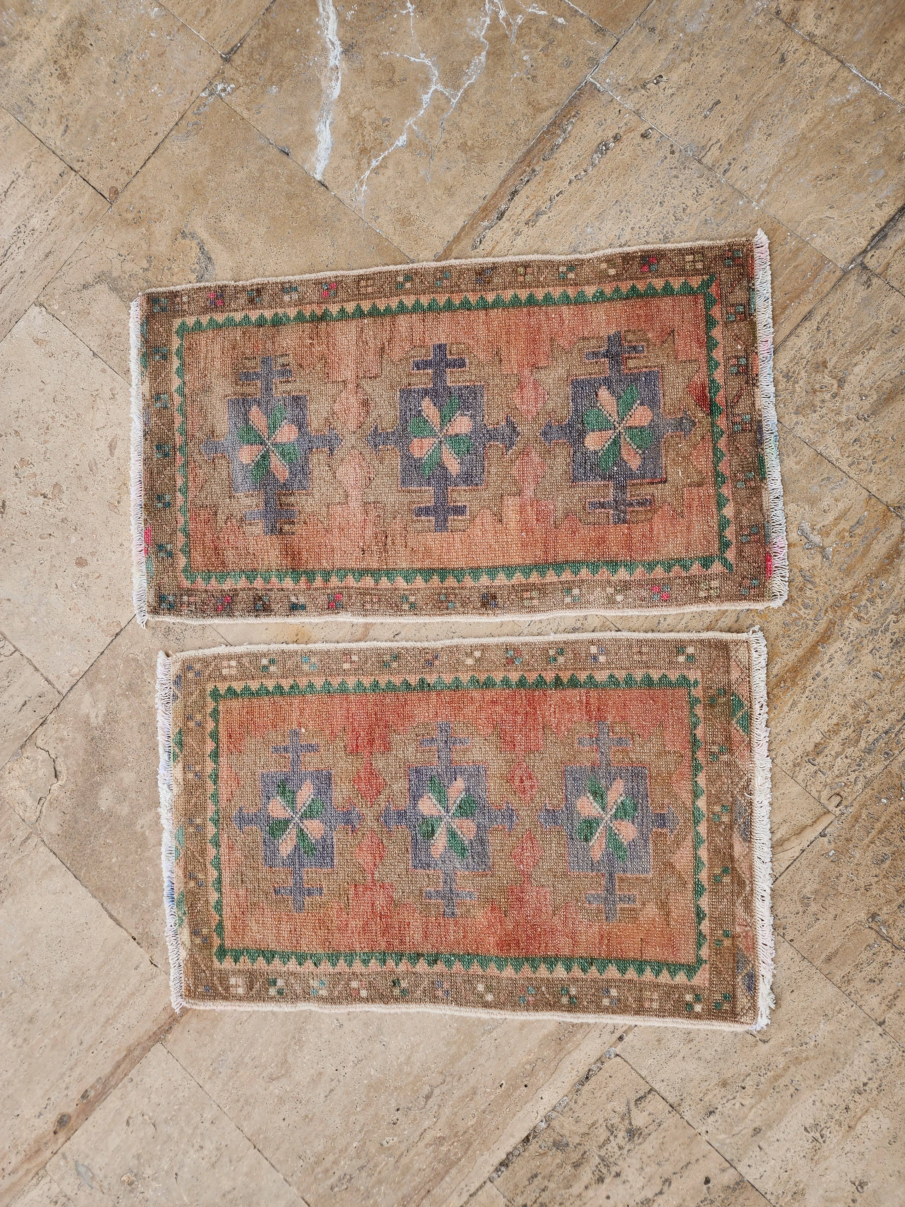 Vintage Oushak Yastik Rugs Set of 2 | 20'' x 32''