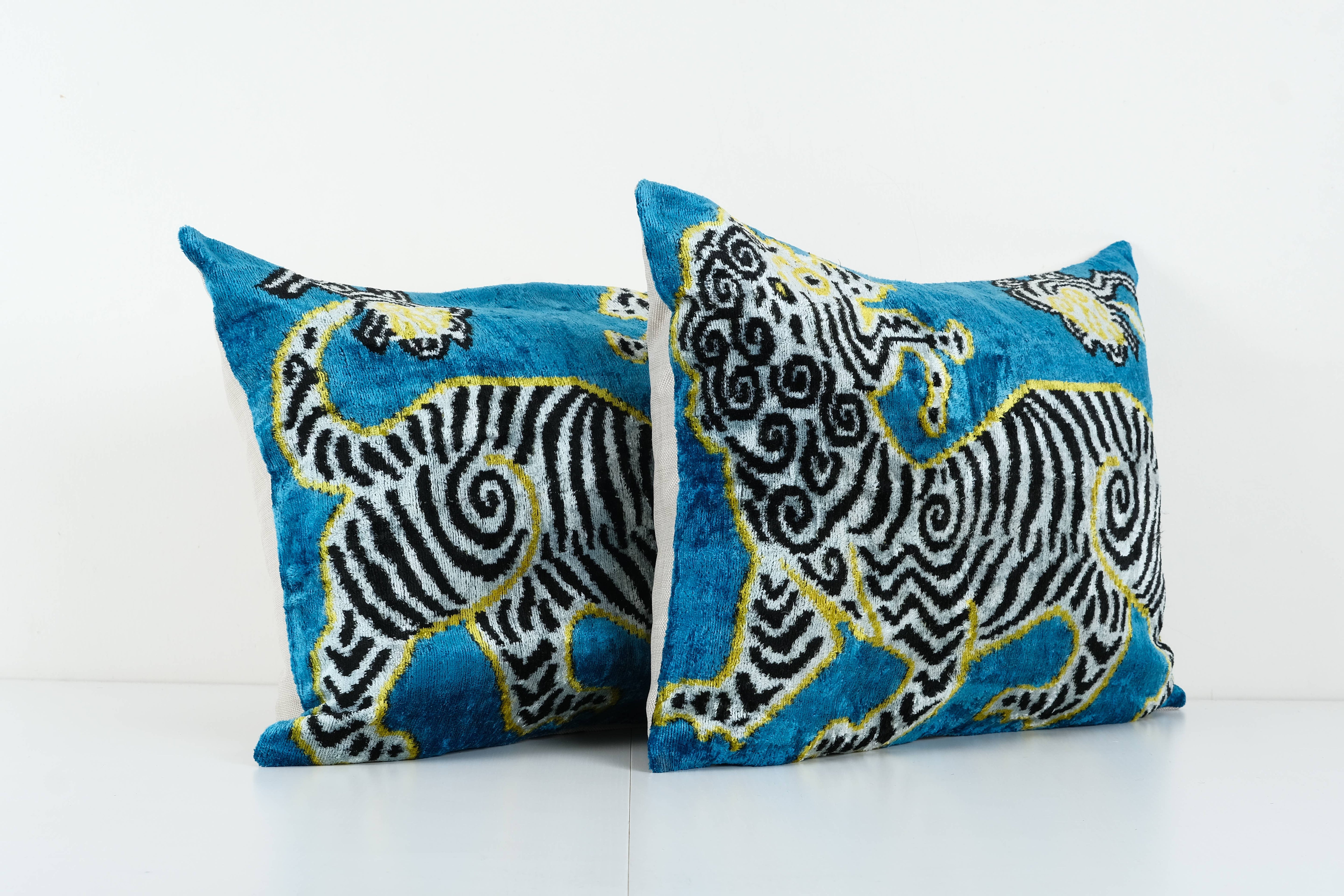 Silk Ikat Velvet Pillow Cover Set of 2 | 16'' x 22''