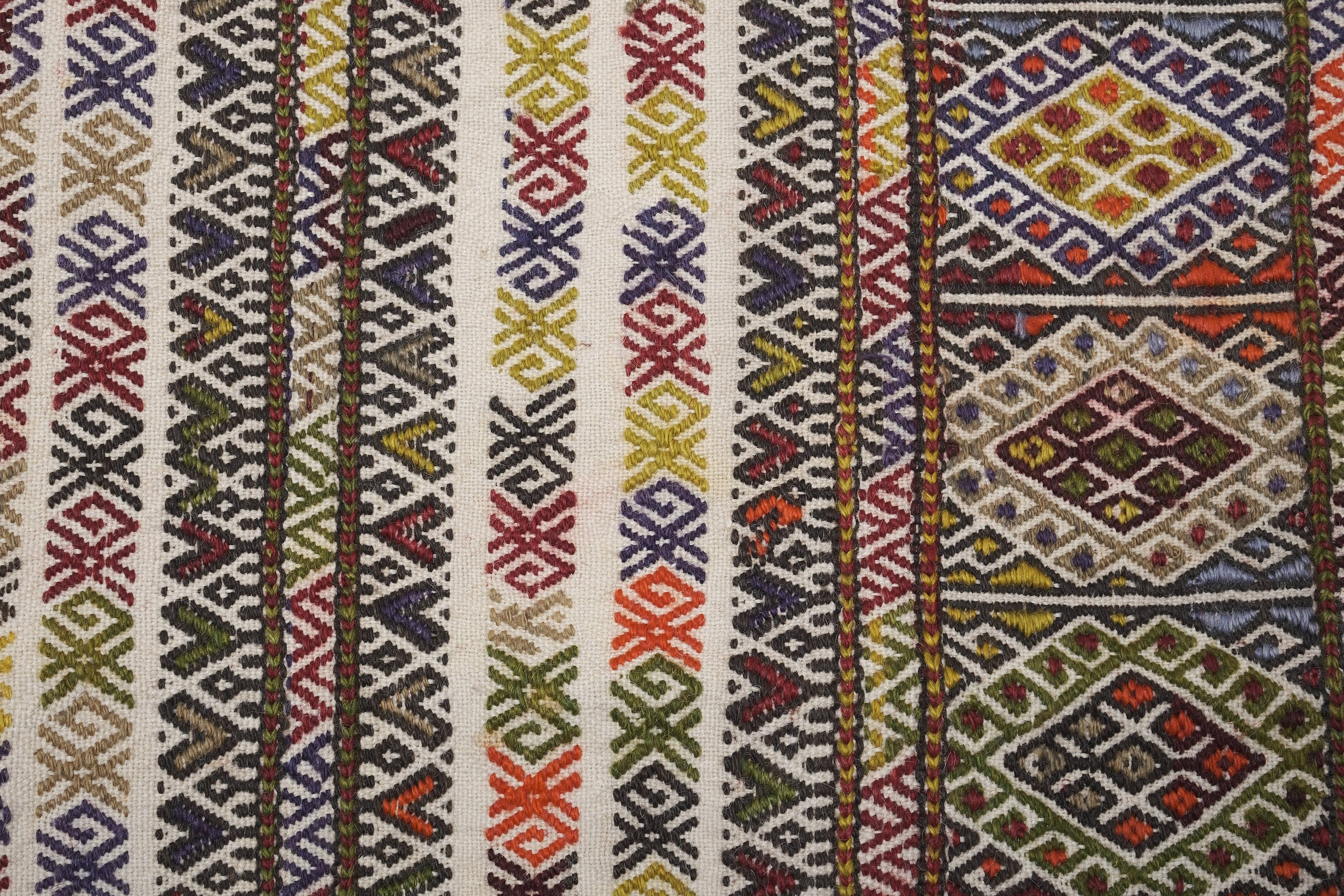 Vintage Turkish Kilim Rug 5'1'' x 11'9''