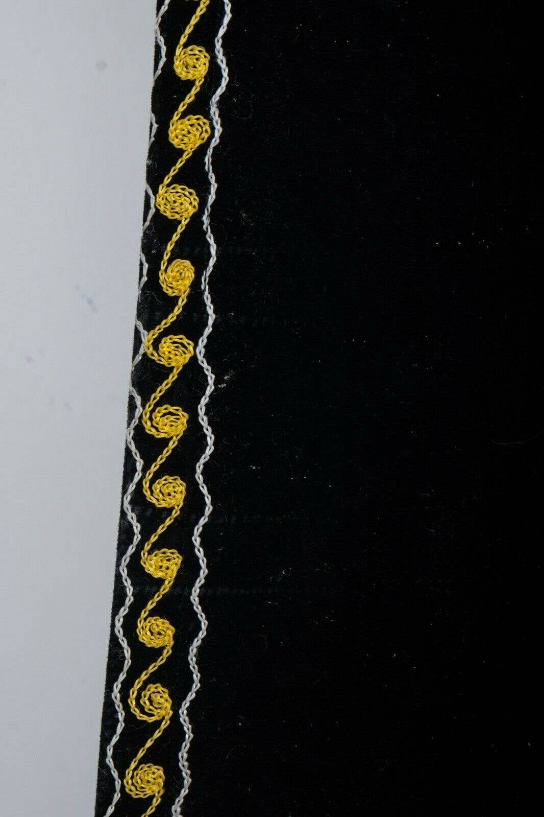 Suzani Wall Hanging & Bedspread | 6'6'' x 6'10''