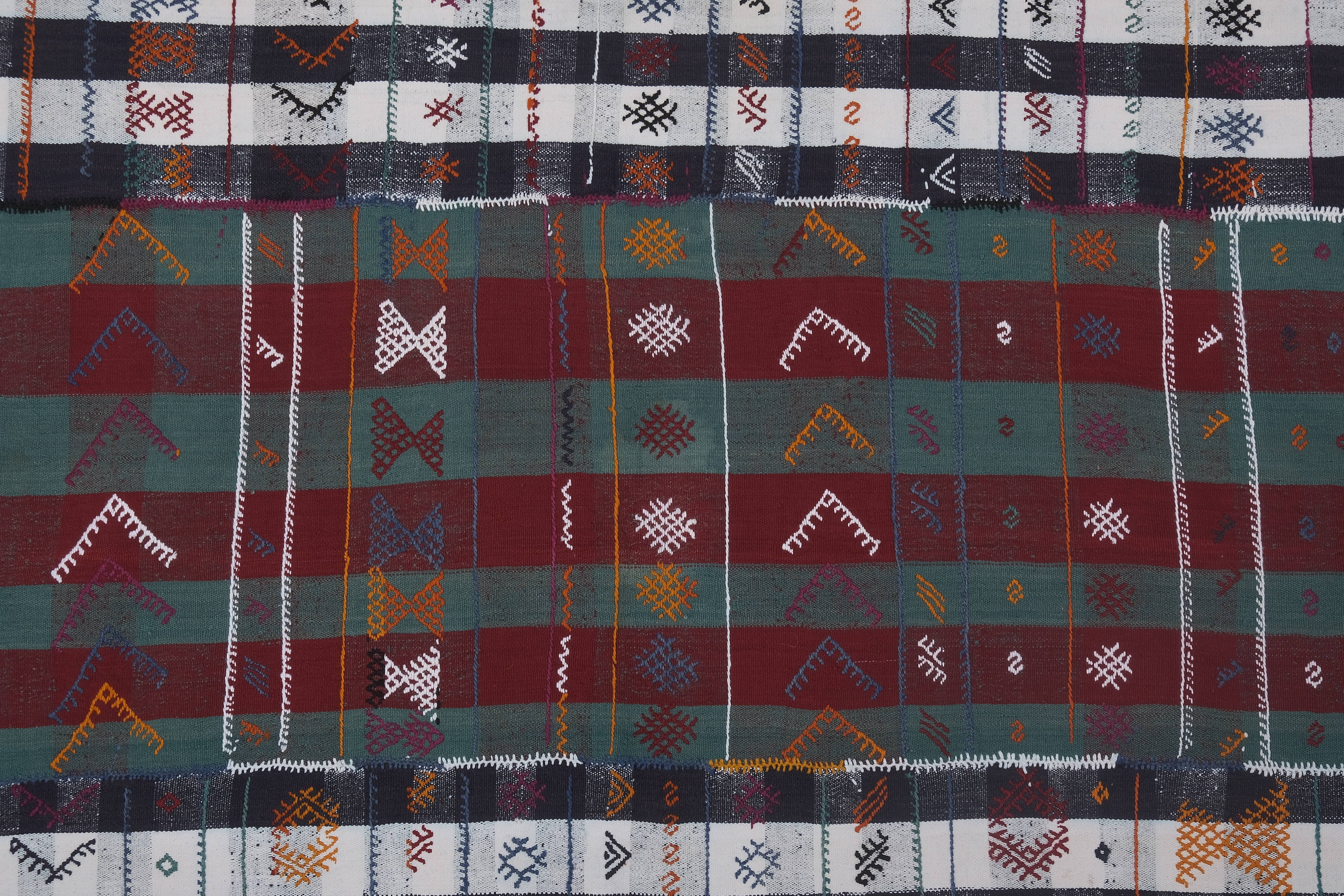Vintage Turkish Kilim Rug 4'11'' x 8'7''