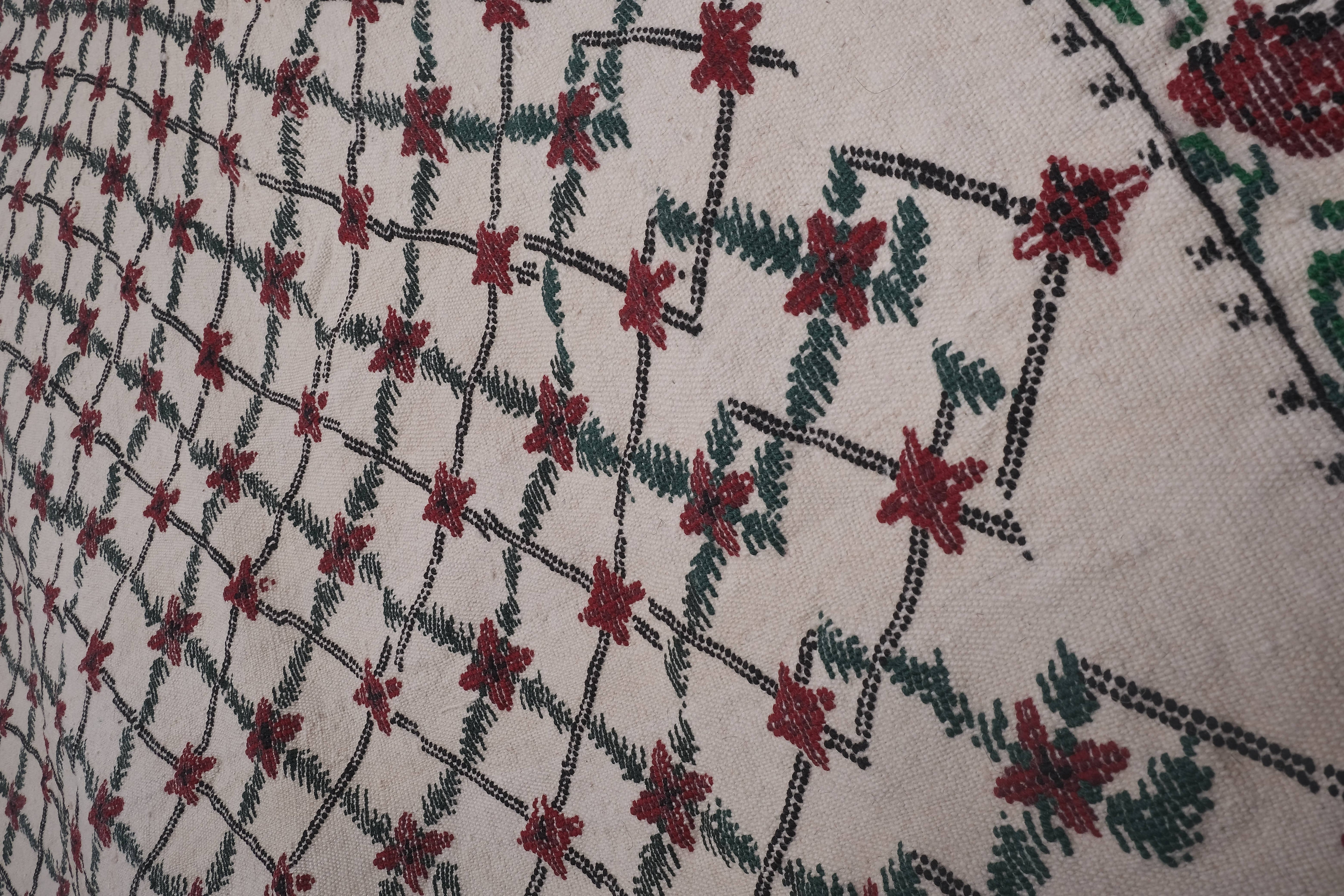Vintage Kilim Rug 5'5'' x 8'