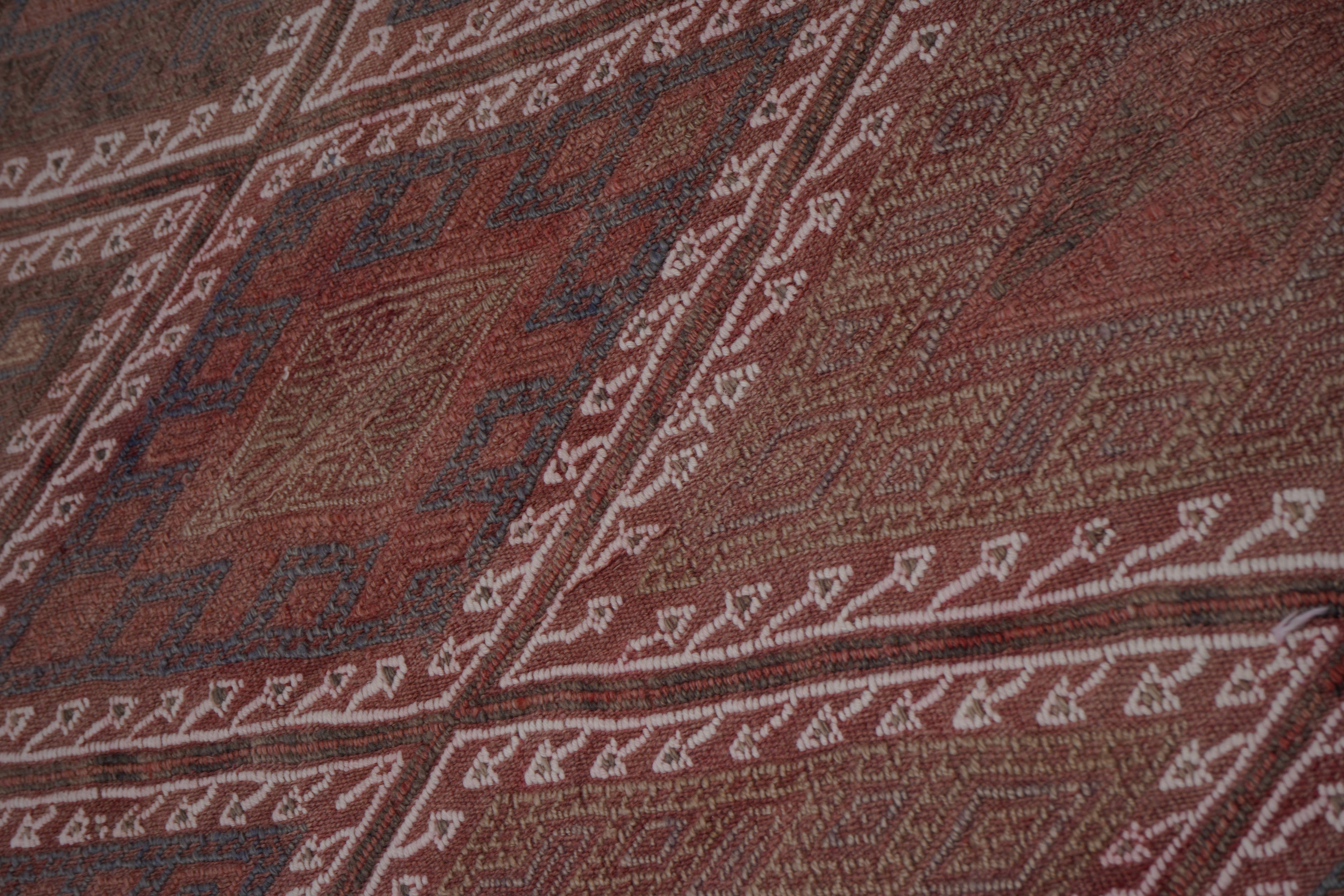 Vintage Turkish Kilim Rug 5'7'' x 7'5''