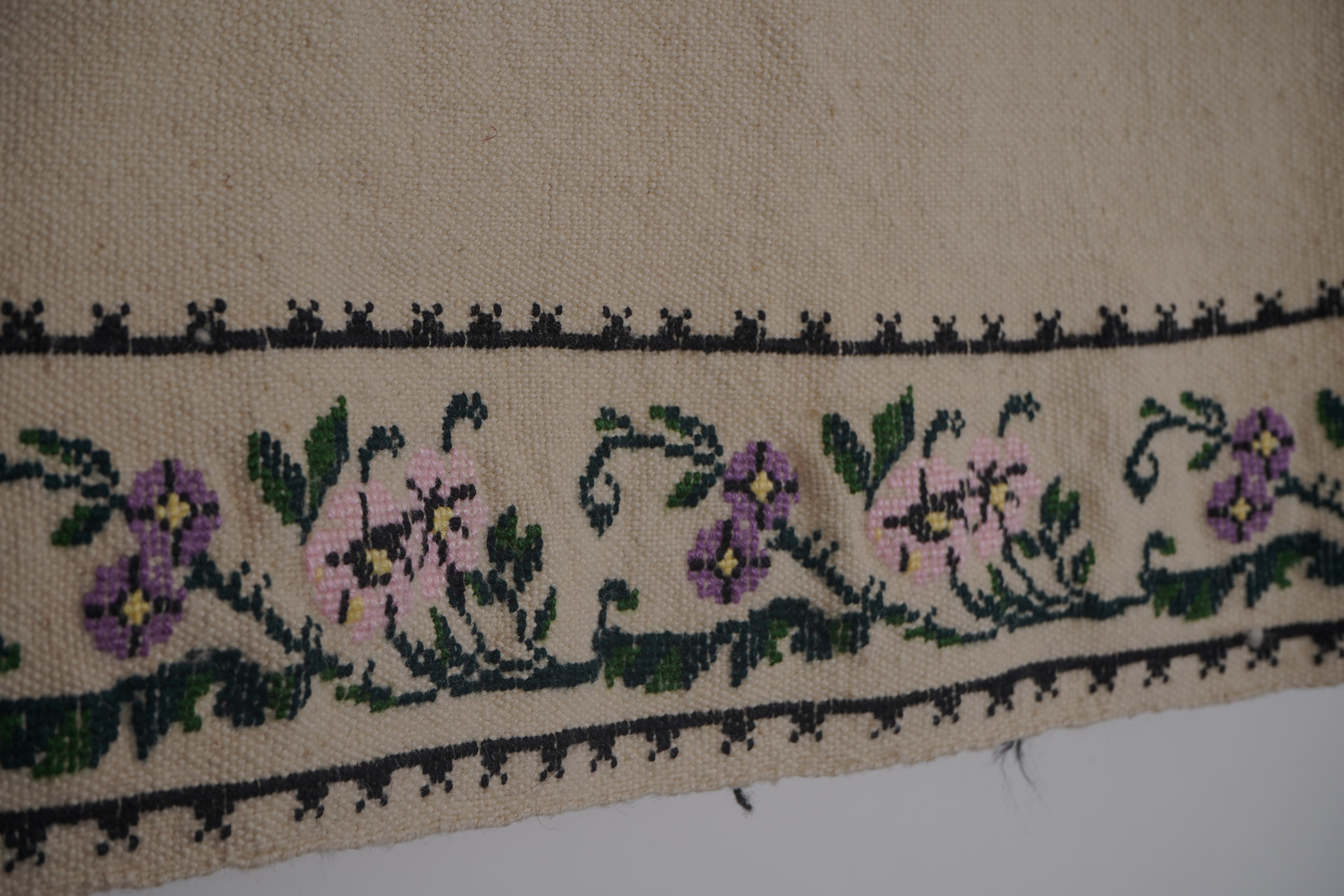 Vintage Aubusson Floral Kilim Rug 5'2'' x 8'2''