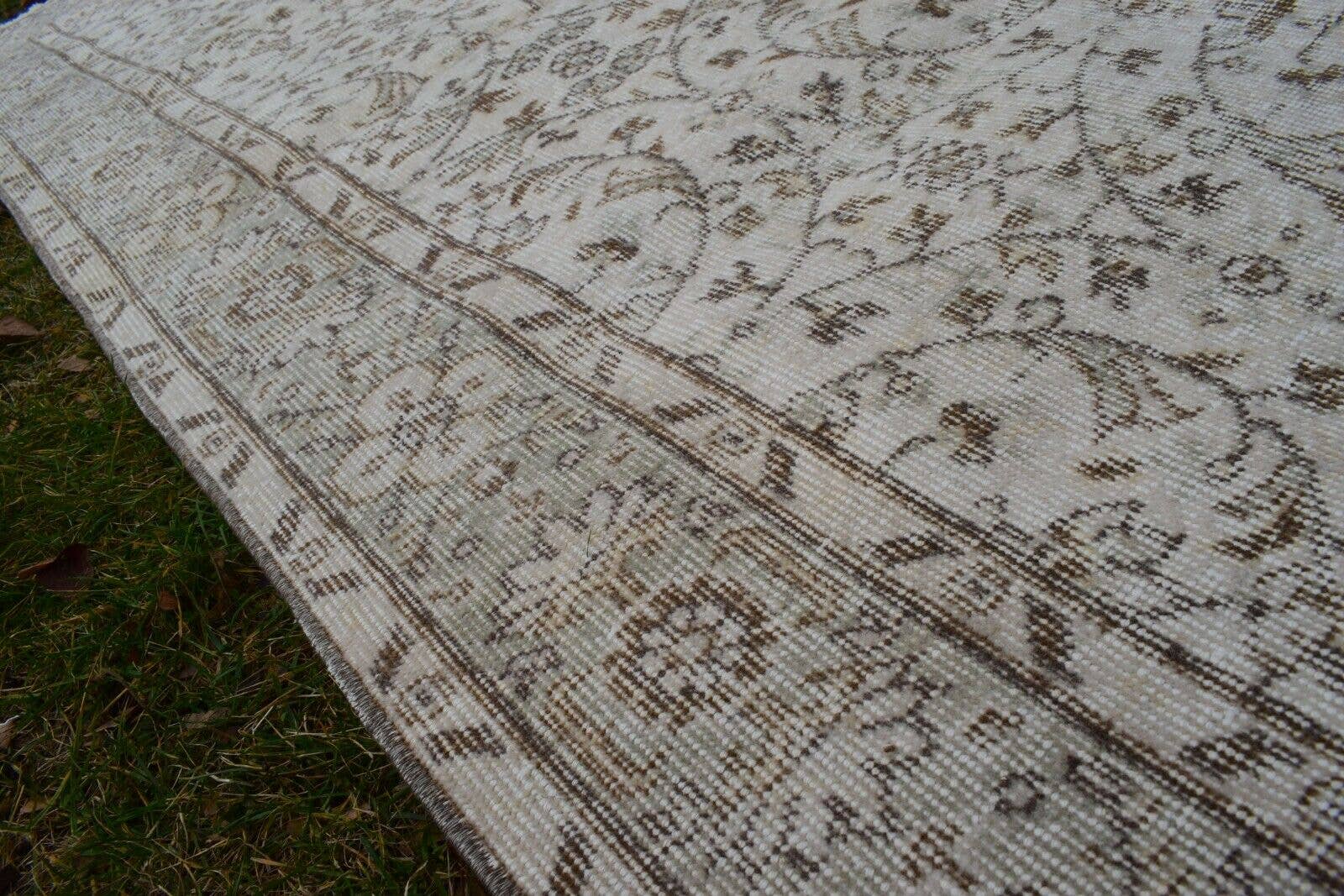 Vintage Oushak Rug 5'6'' x 9'6''