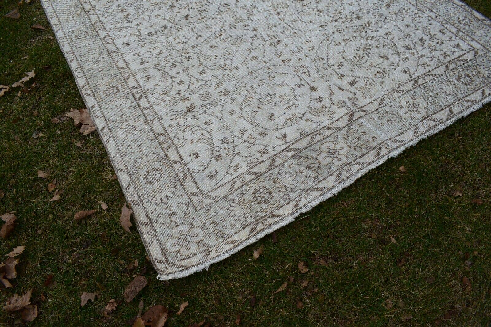 Vintage Oushak Rug 5'6'' x 9'6''