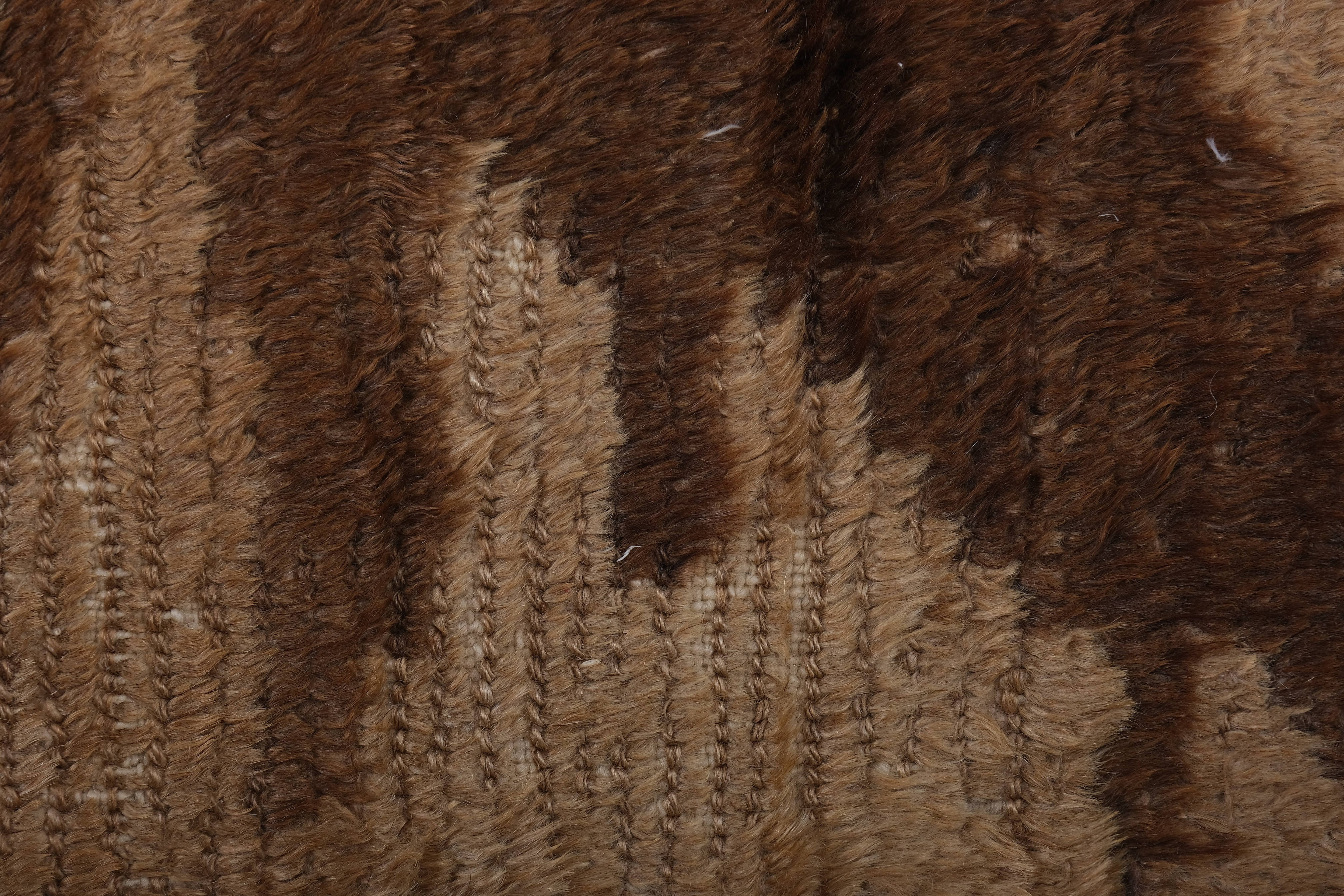 Vintage Checkered Turkish Shaggy Tulu Rug 28'' x 54''