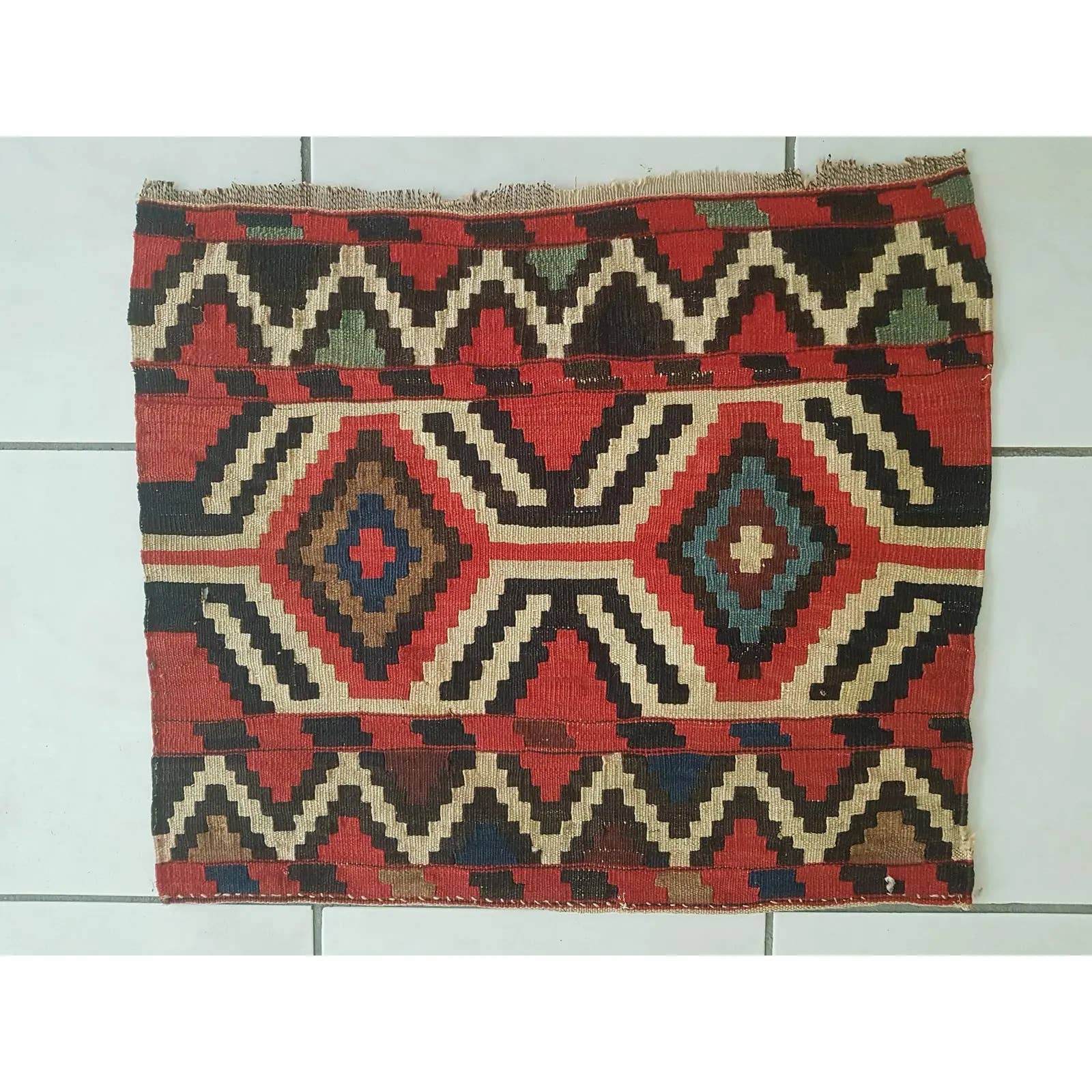 Vintage Turkish Rug 20'' x 23''