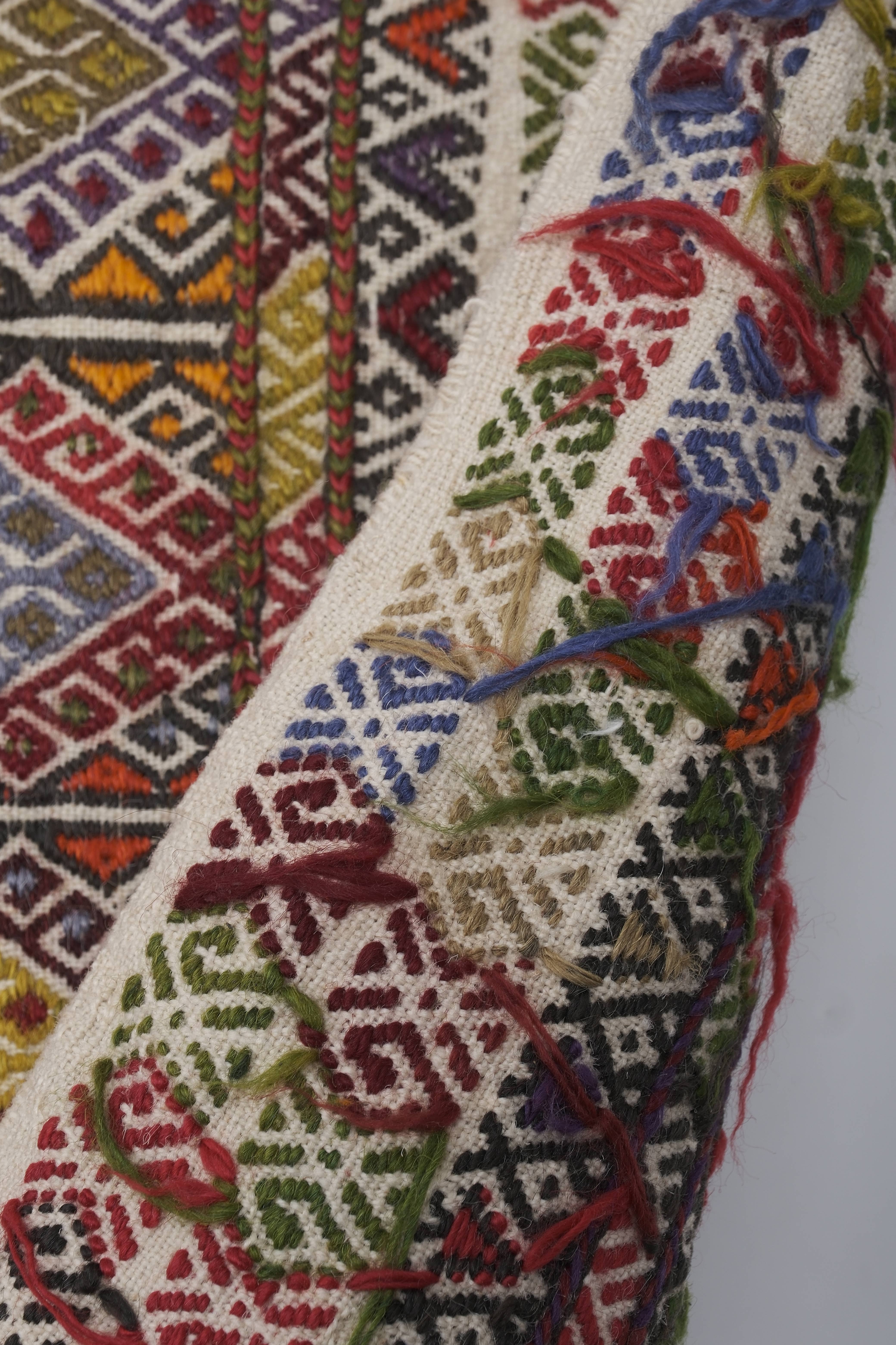 Vintage Turkish Kilim Rug 5'1'' x 11'9''
