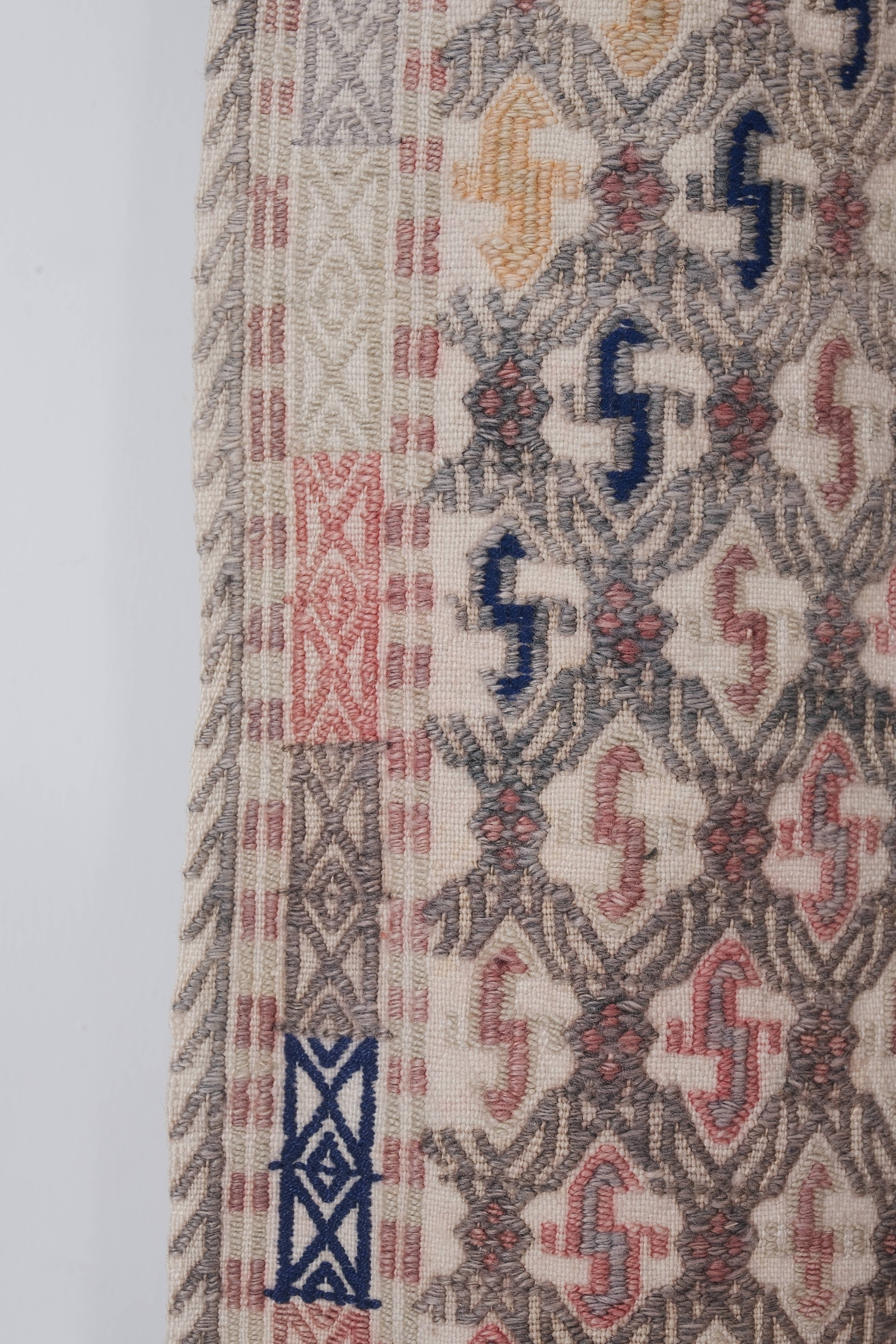 Vintage Turkish Kilim Rug 5'9'' x 8'4''