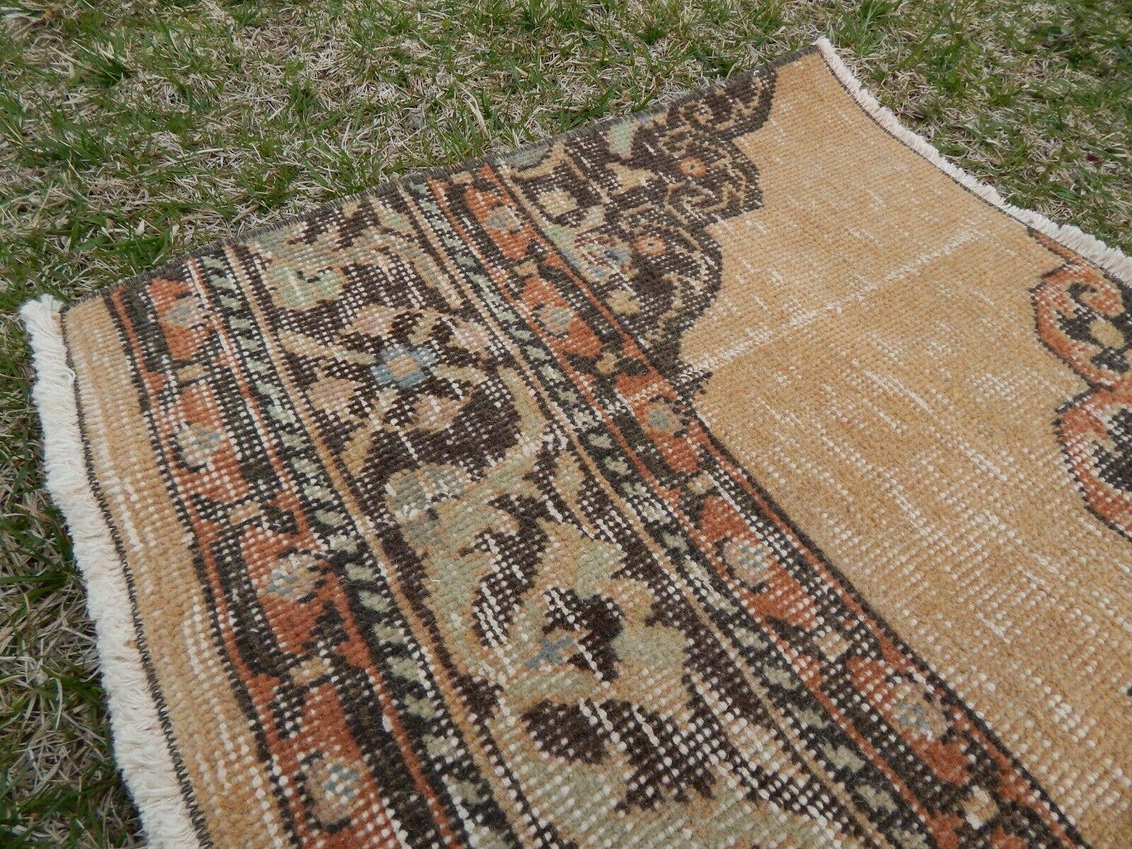 Vintage Oushak Yastik Rug 20'' x 34''