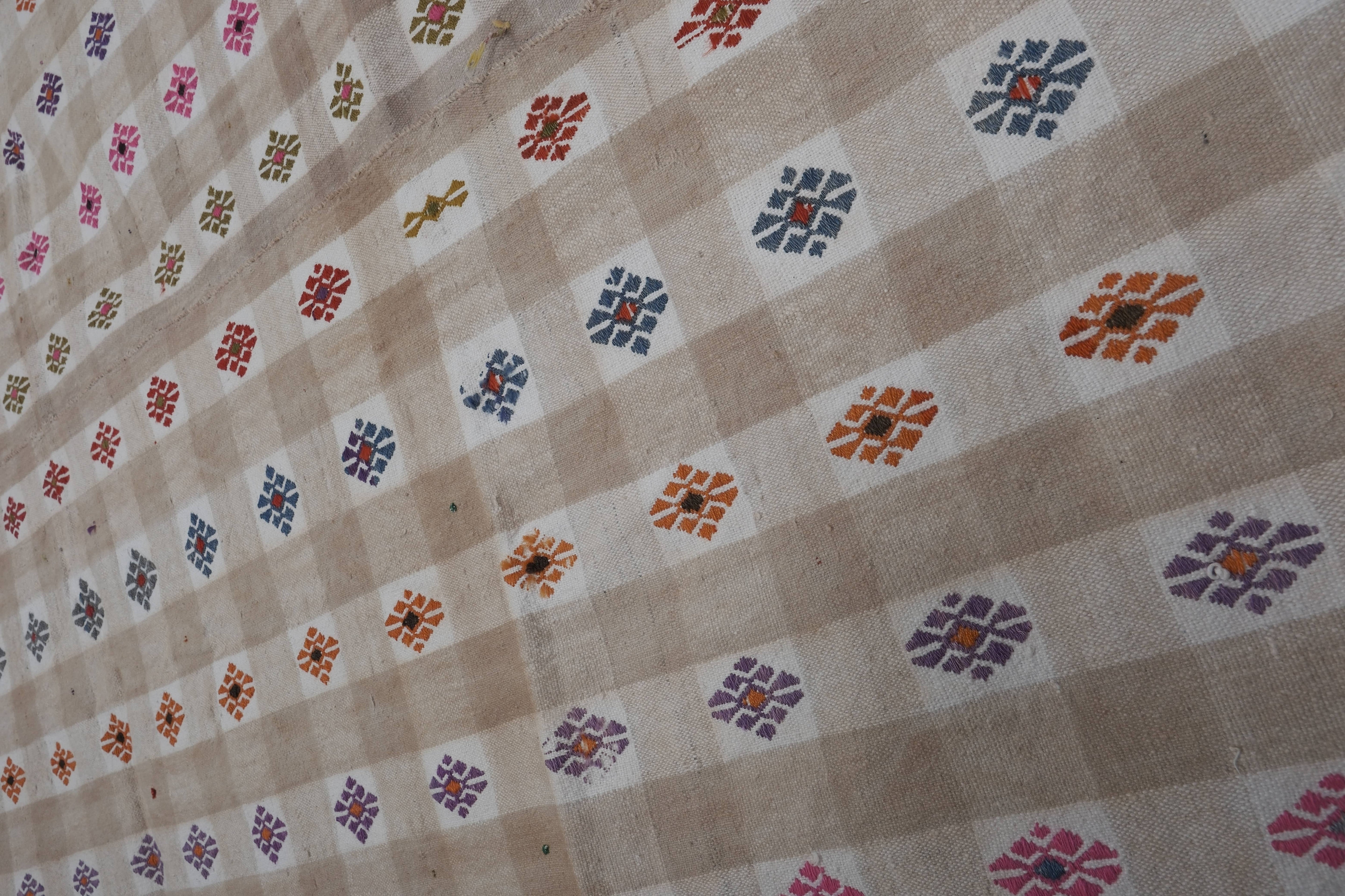 Vintage Kilim Rug 6' x 8'2''