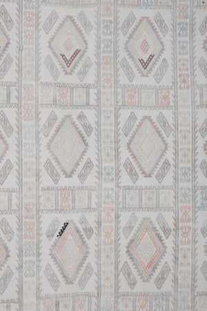 Vintage Turkish Kilim Rug 4'1'' x 7'1''
