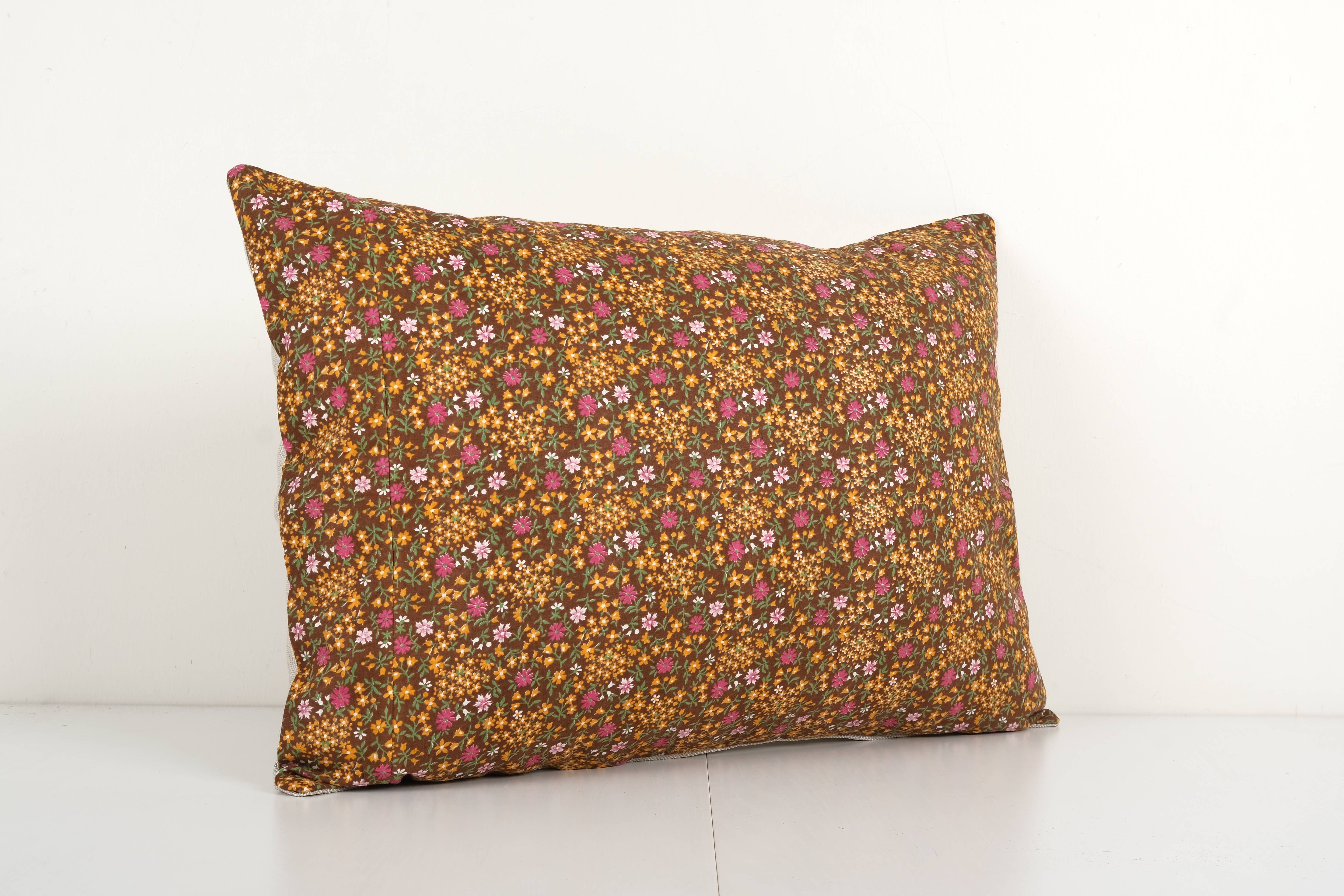 Uzbek Roller Printed Pillow Cover | 16'' x 22''