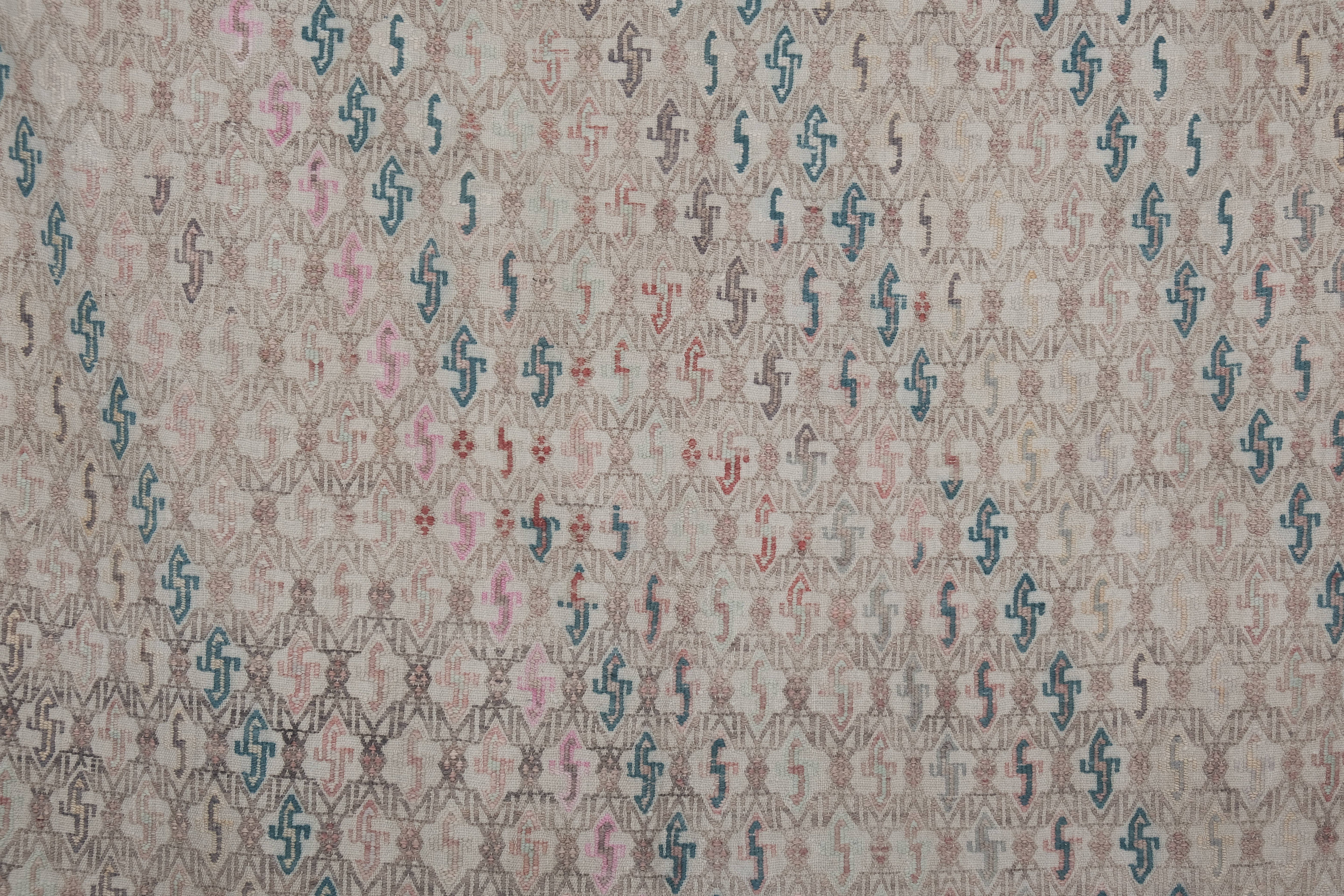 Vintage Turkish Kilim Rug 5'1'' x 7'6''