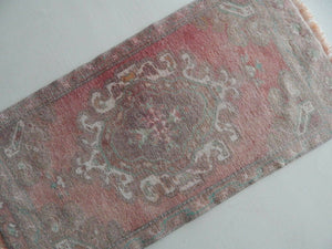 Vintage Oushak Rug 20'' x 39''