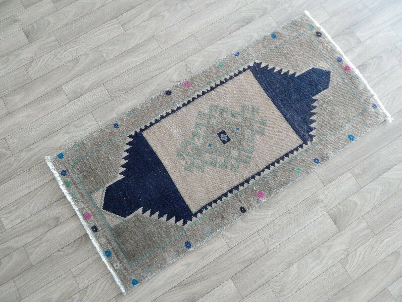 Vintage Oushak Rug 17'' x 37''