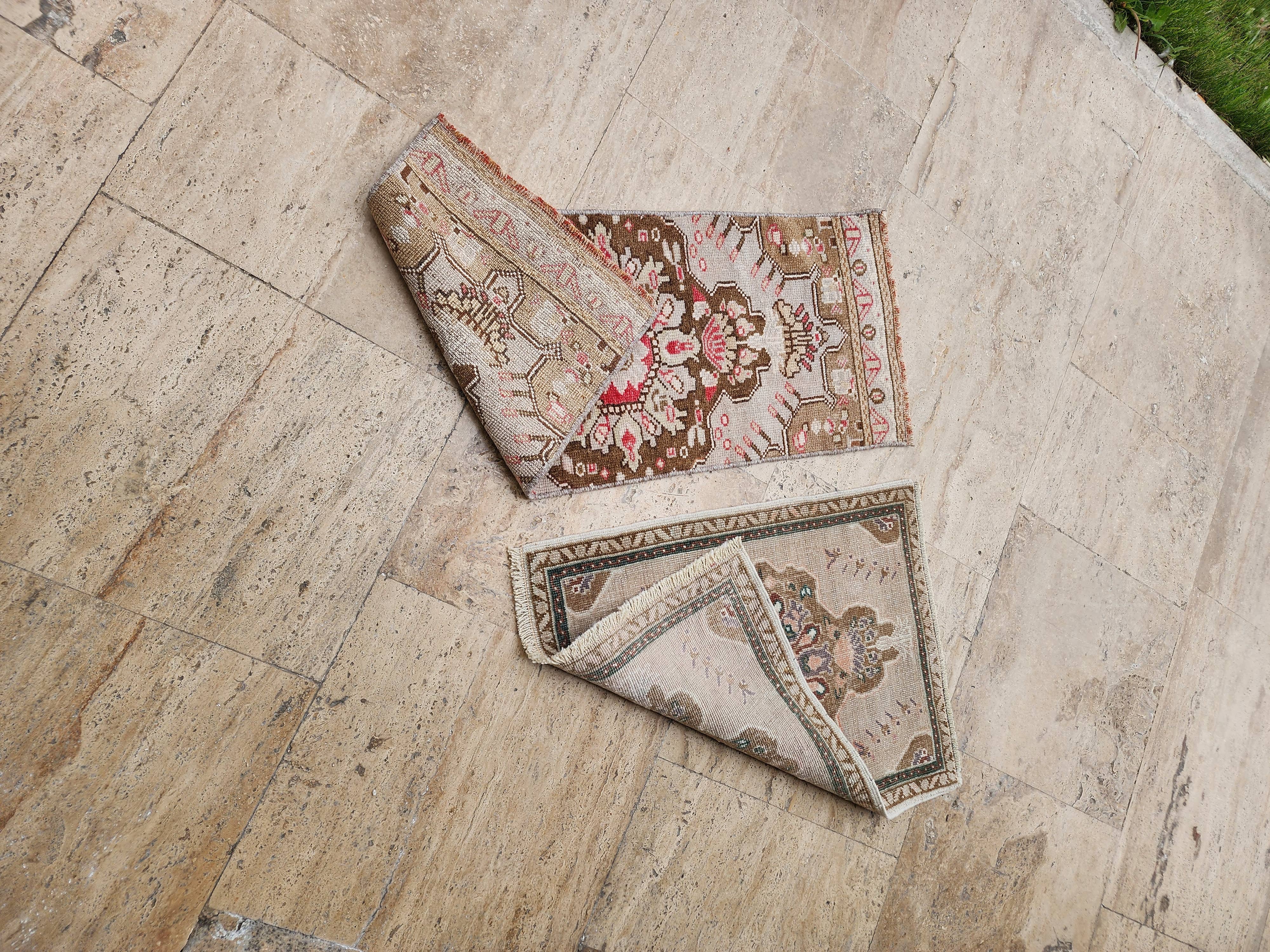 Vintage Turkish Yastik Rugs Set of 2 | 20'' x 26''