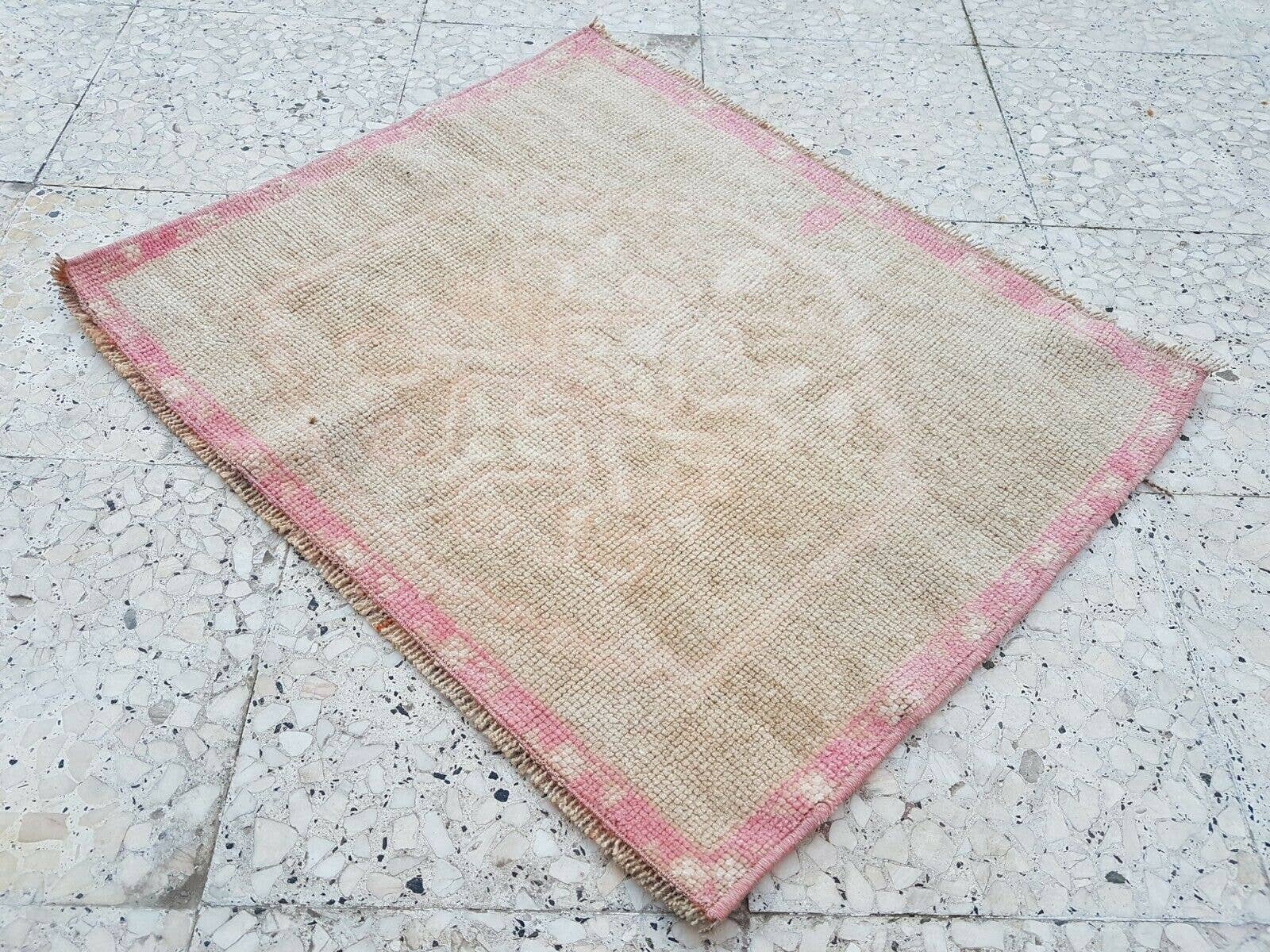 Vintage Oushak Rug 23'' x 28''