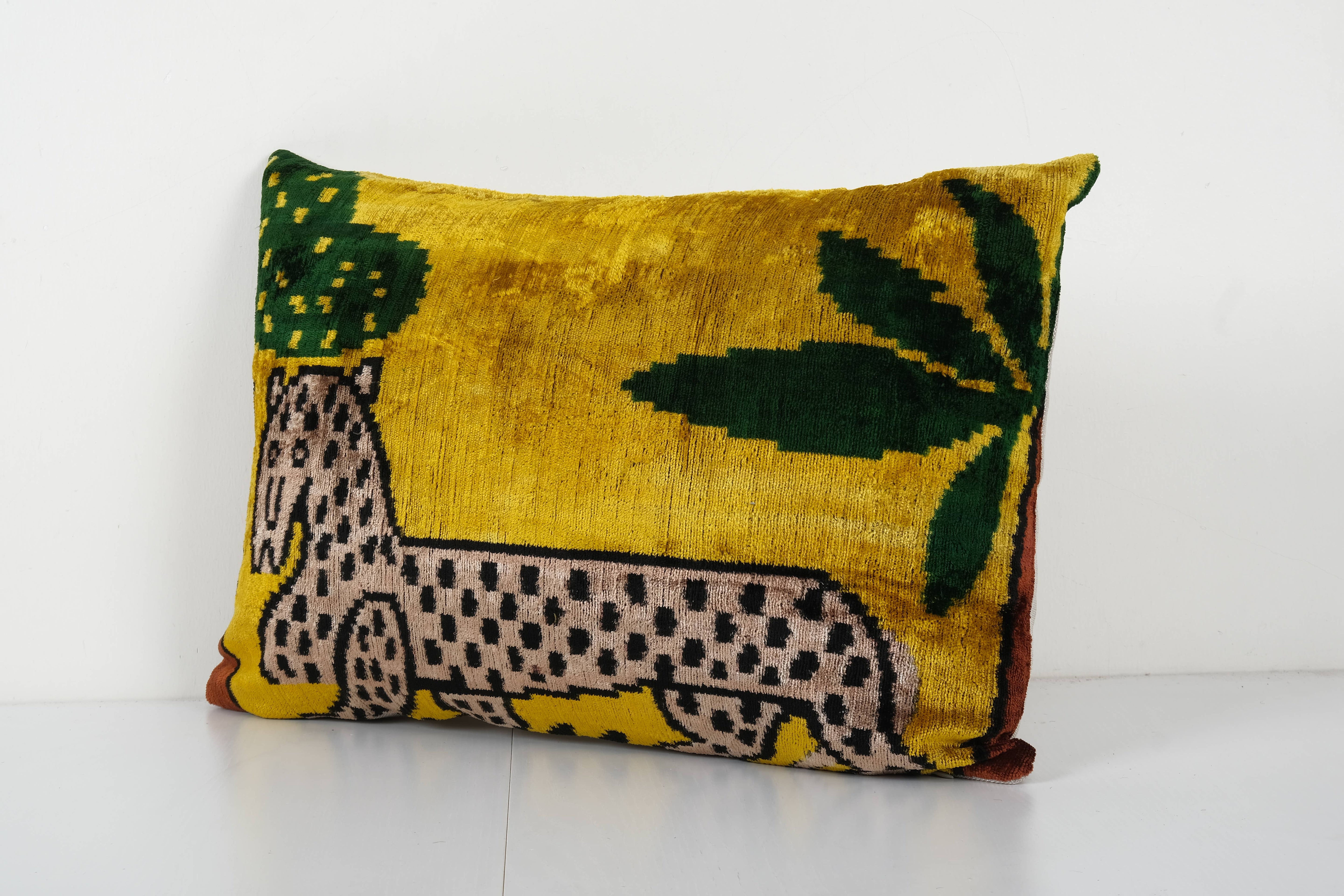 Tiger Silk Ikat Velvet Pillow Cover | 16'' x 24''