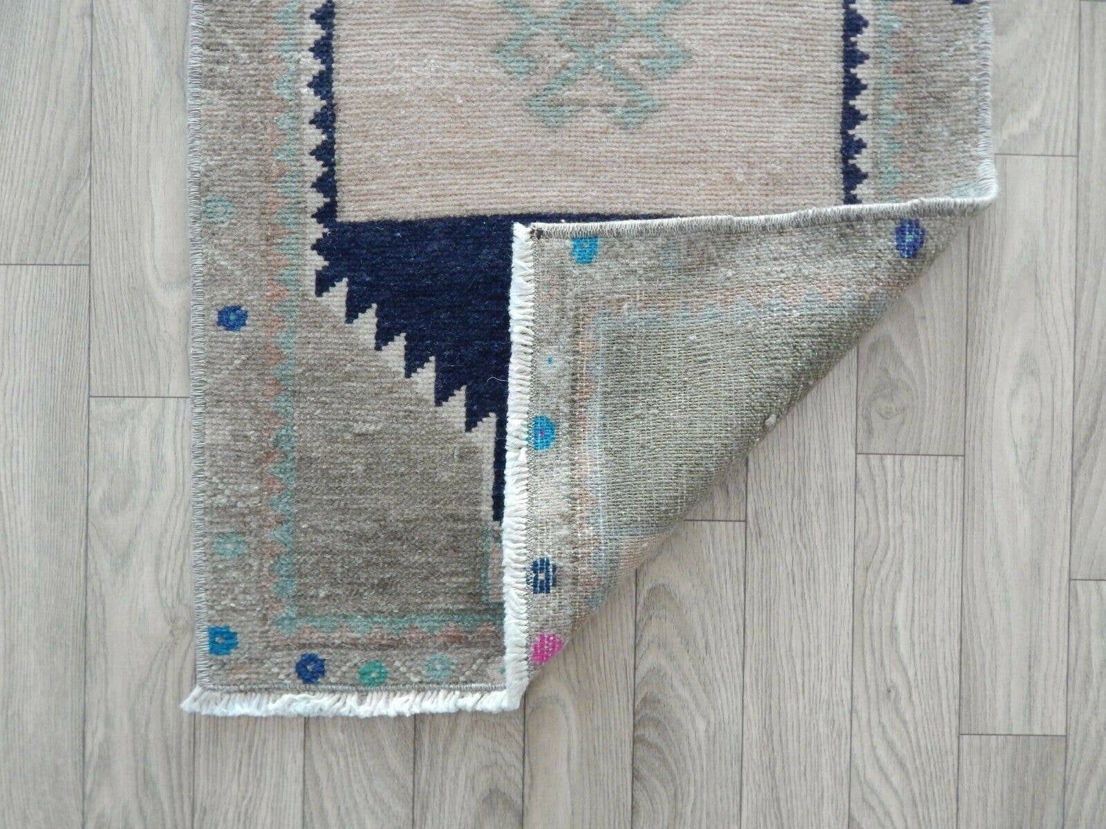Vintage Oushak Rug 17'' x 37''