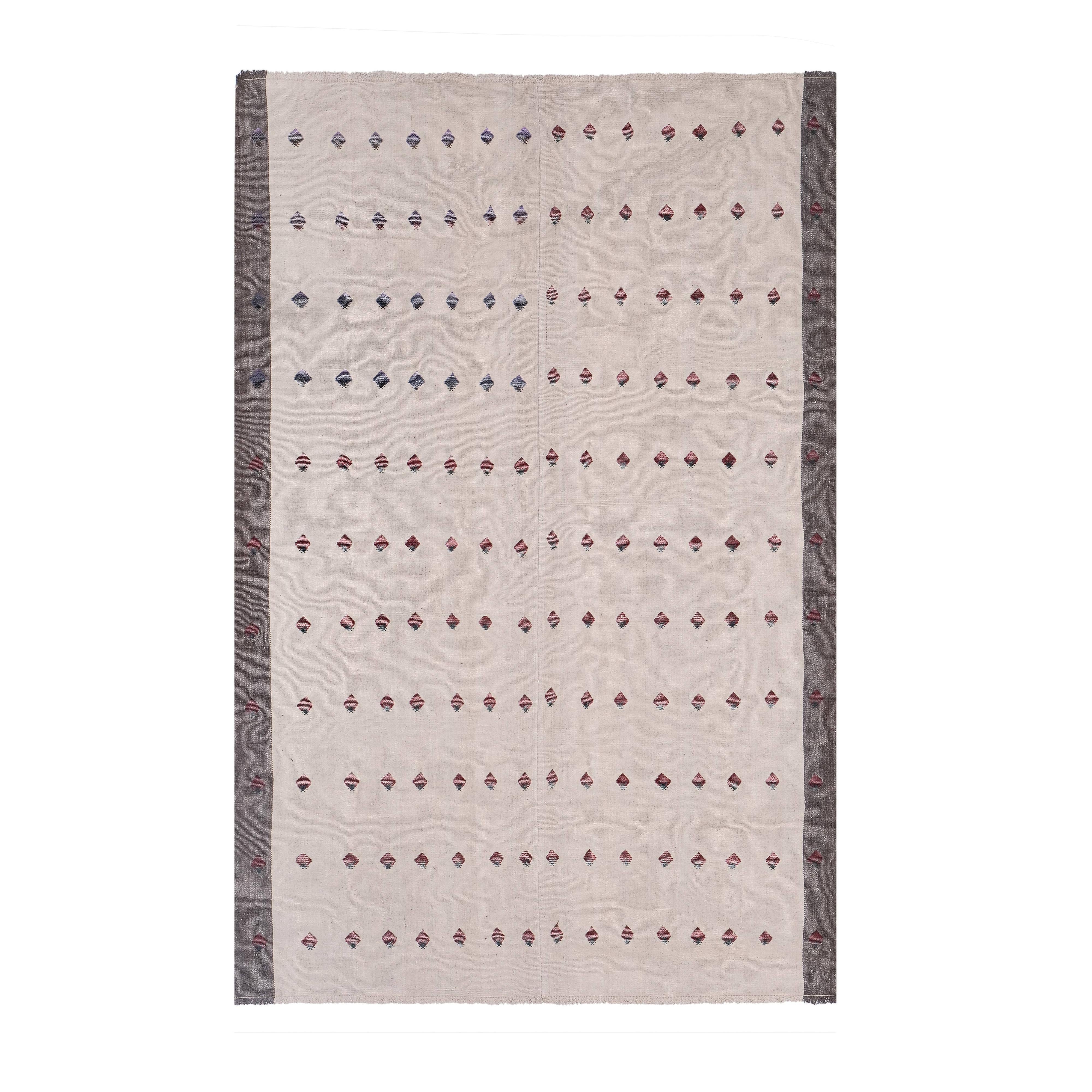 Vintage Kilim Rug 5'1'' x 8'