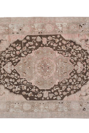 Vintage Turkish Rug 5'7'' x 8'