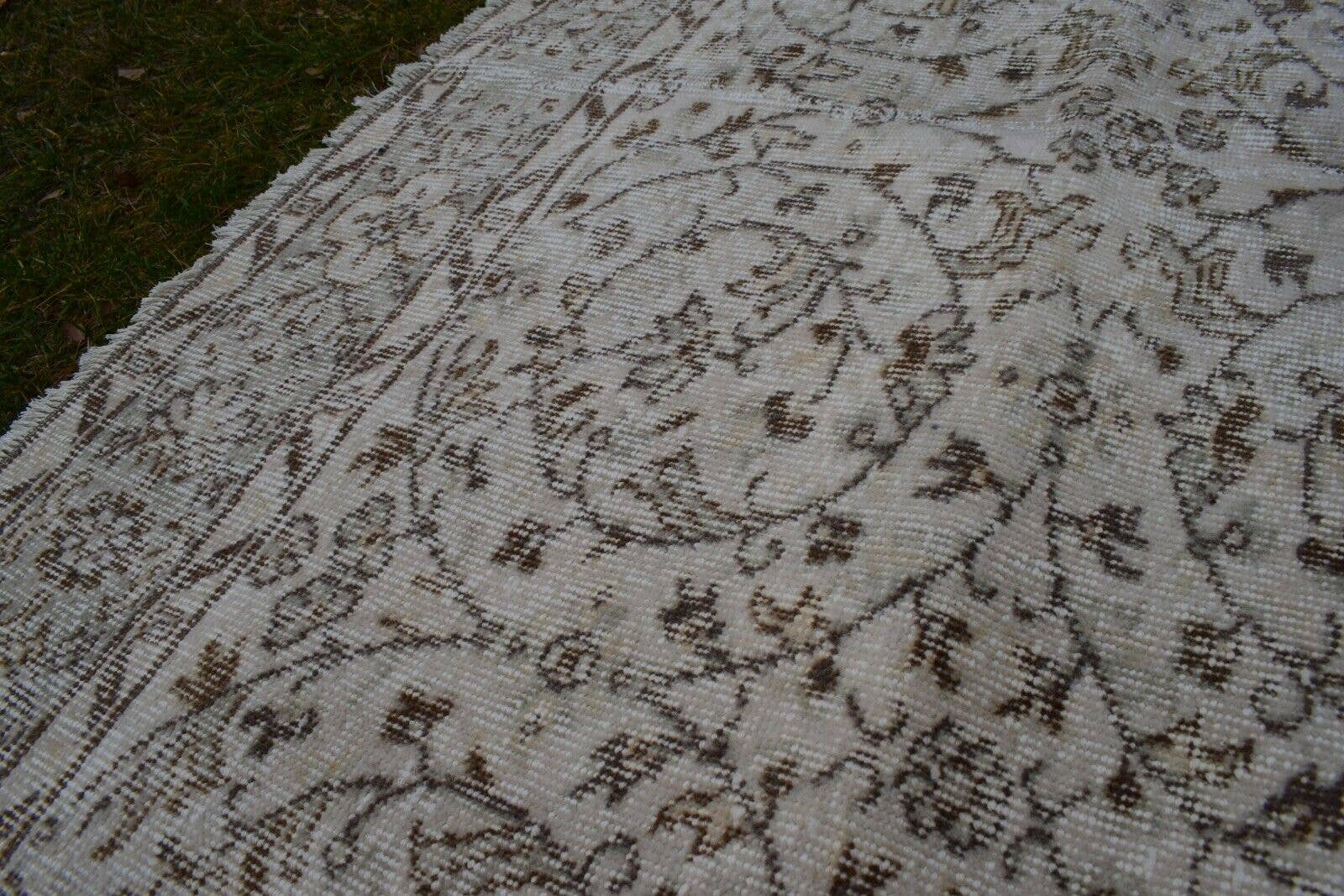 Vintage Oushak Rug 5'6'' x 9'6''