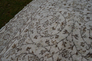 Vintage Oushak Rug 5'6'' x 9'6''