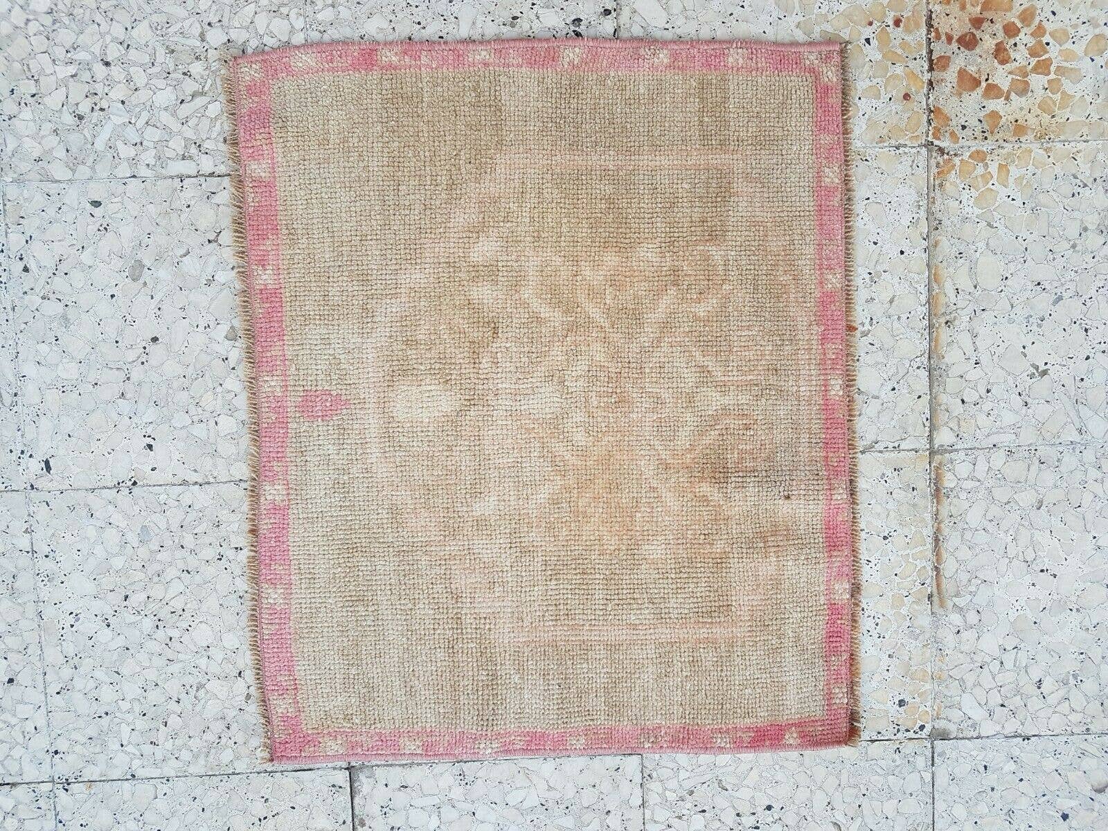 Vintage Oushak Rug 23'' x 28''