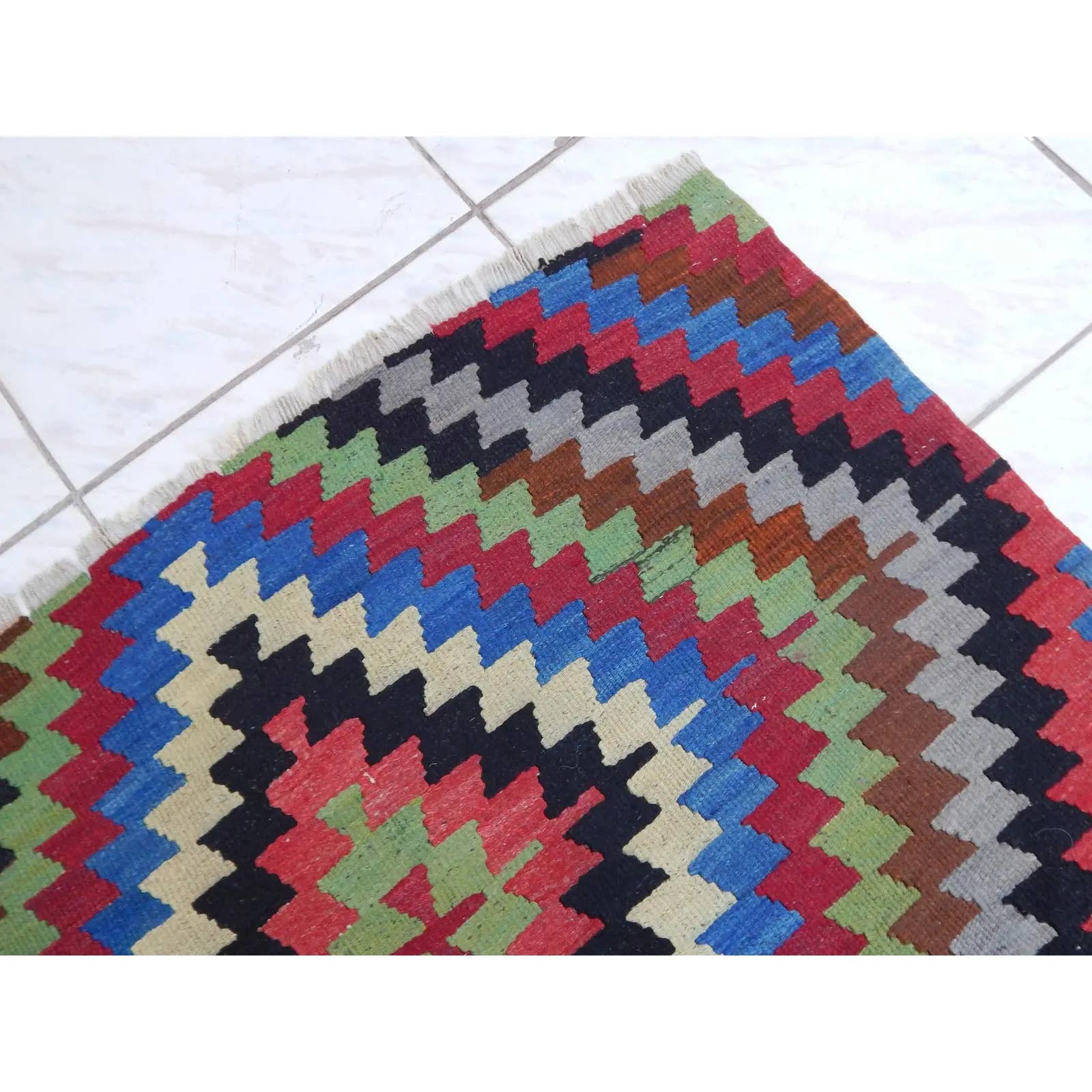 Vintage Turkish Kilim Rug 35'' x 50''