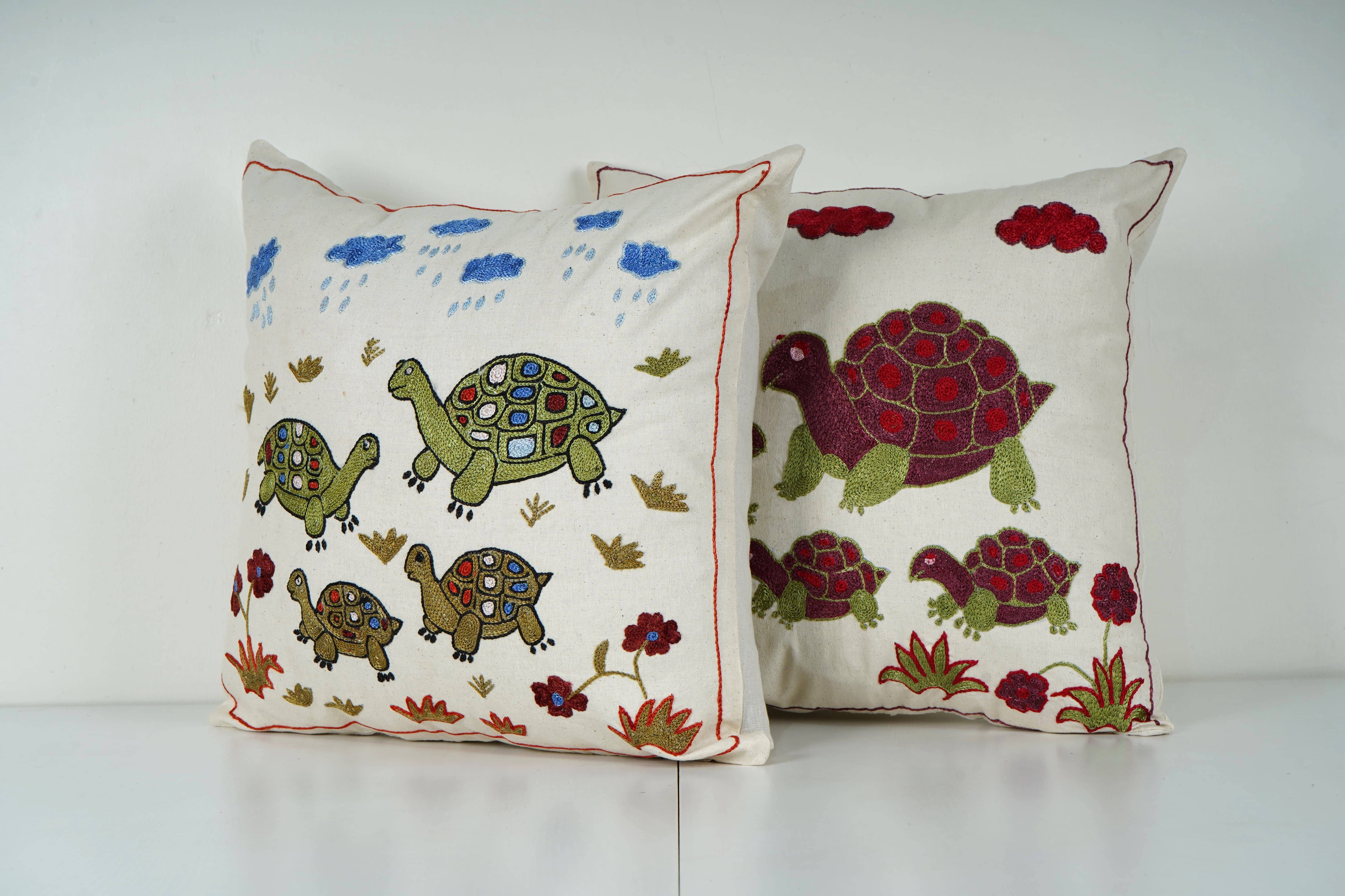 Turtle Suzani Pillow Cover | 18'' x 19''