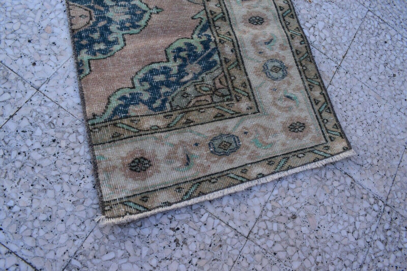 Vintage Turkish Rug 26'' x 35''