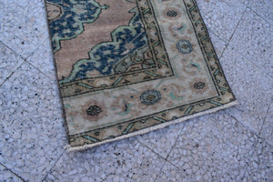 Vintage Turkish Rug 26'' x 35''