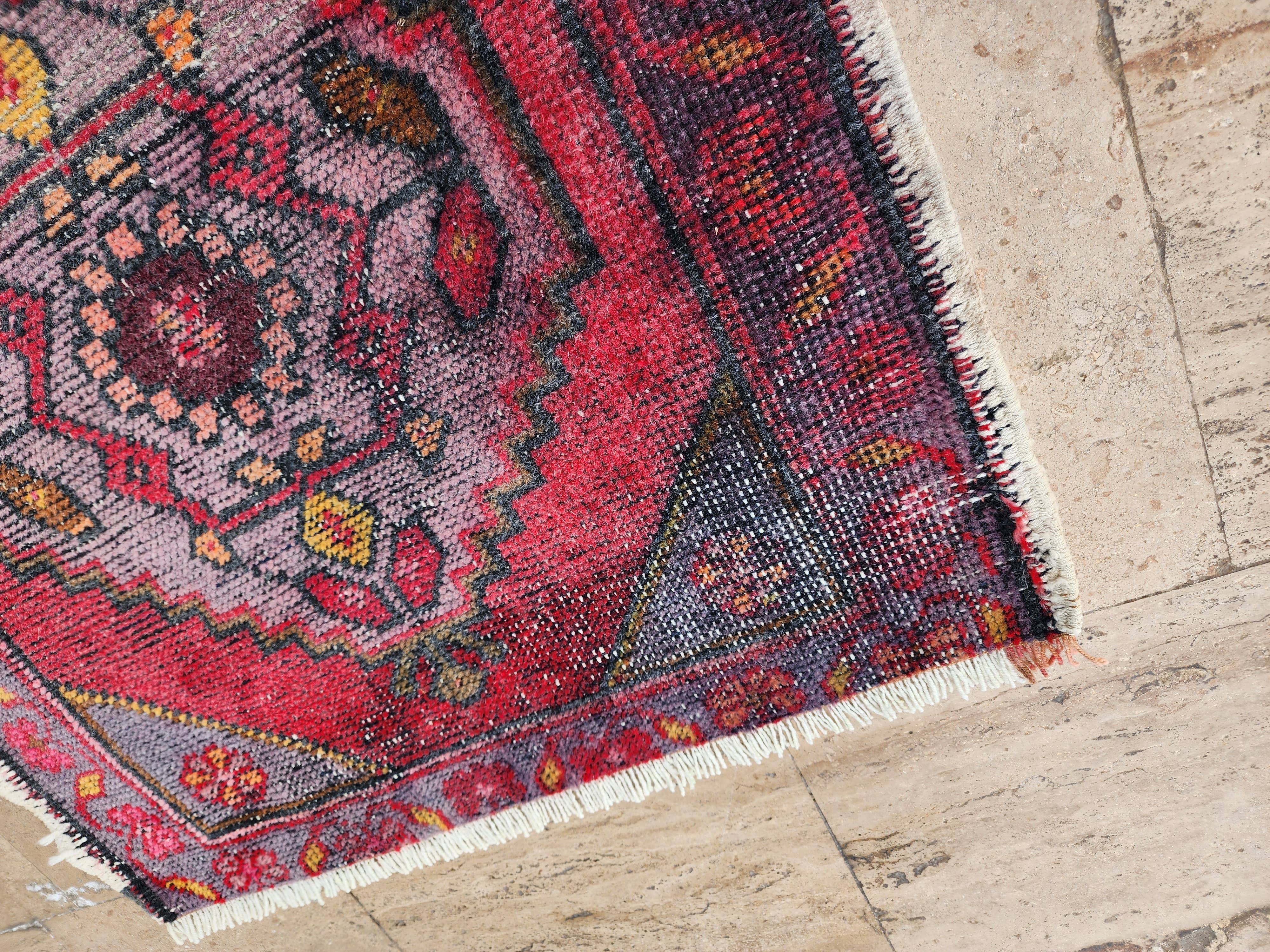 Vintage Turkish Rug 25'' x 28''