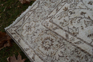 Vintage Oushak Rug 5'6'' x 9'6''