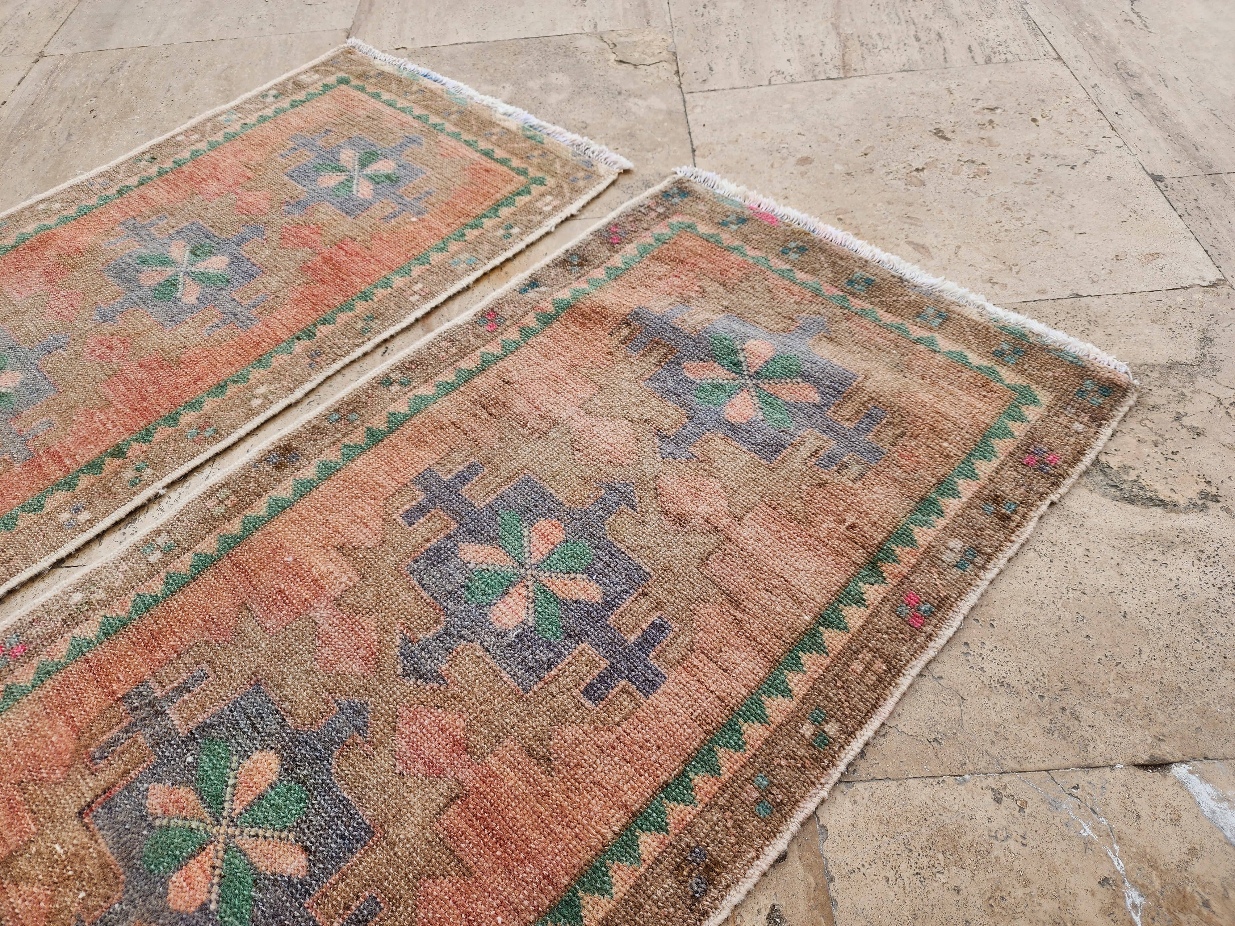 Vintage Oushak Yastik Rugs Set of 2 | 20'' x 32''