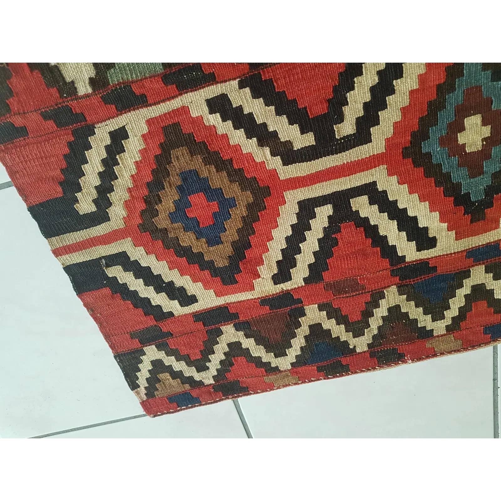 Vintage Turkish Rug 20'' x 23''