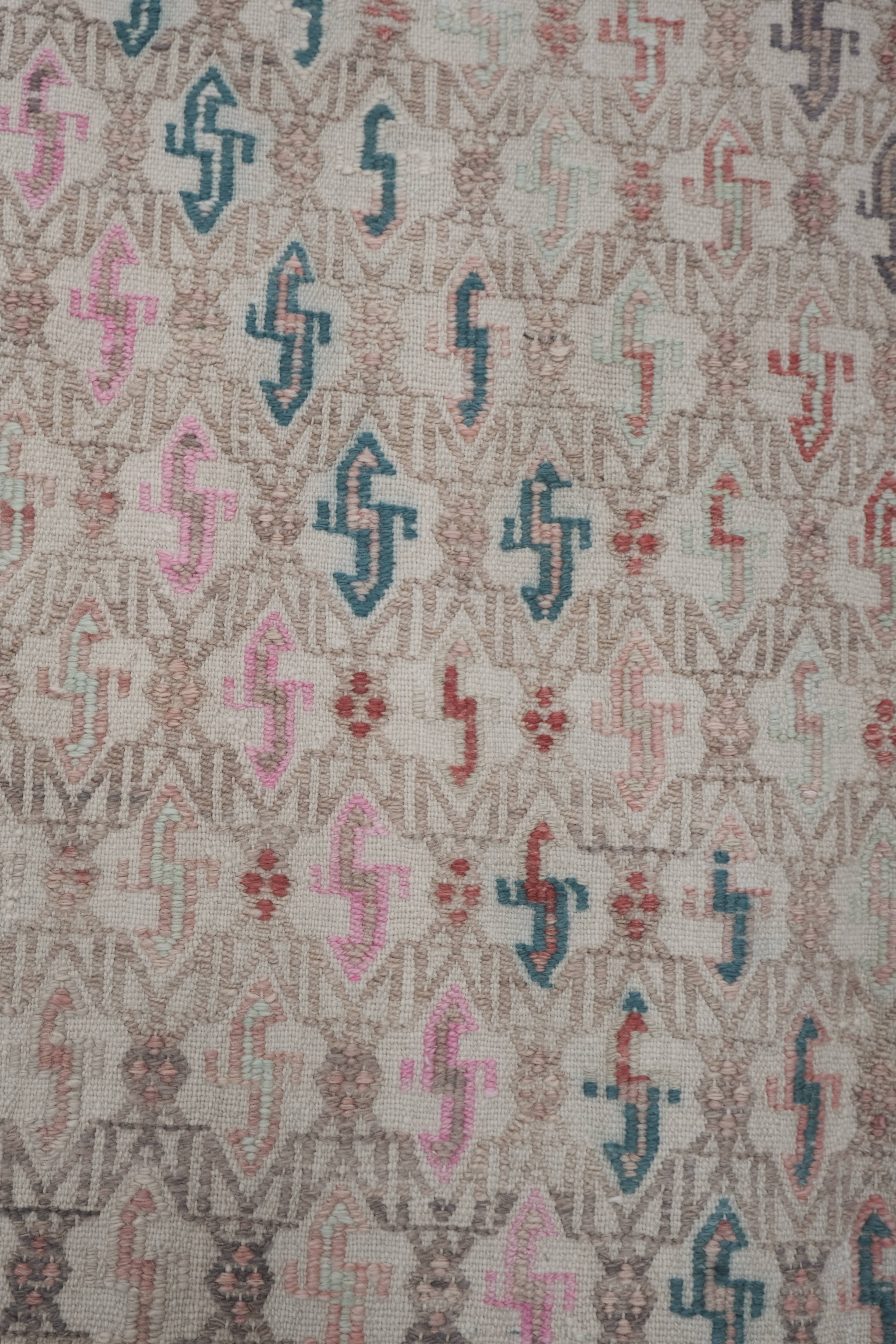 Vintage Turkish Kilim Rug 5'1'' x 7'6''
