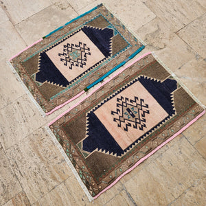 Vintage Turkish Yastik Rugs Set of 2 | 20'' x 32''