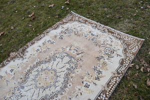 Vintage Turkish Rug 3'10'' x 6'8''