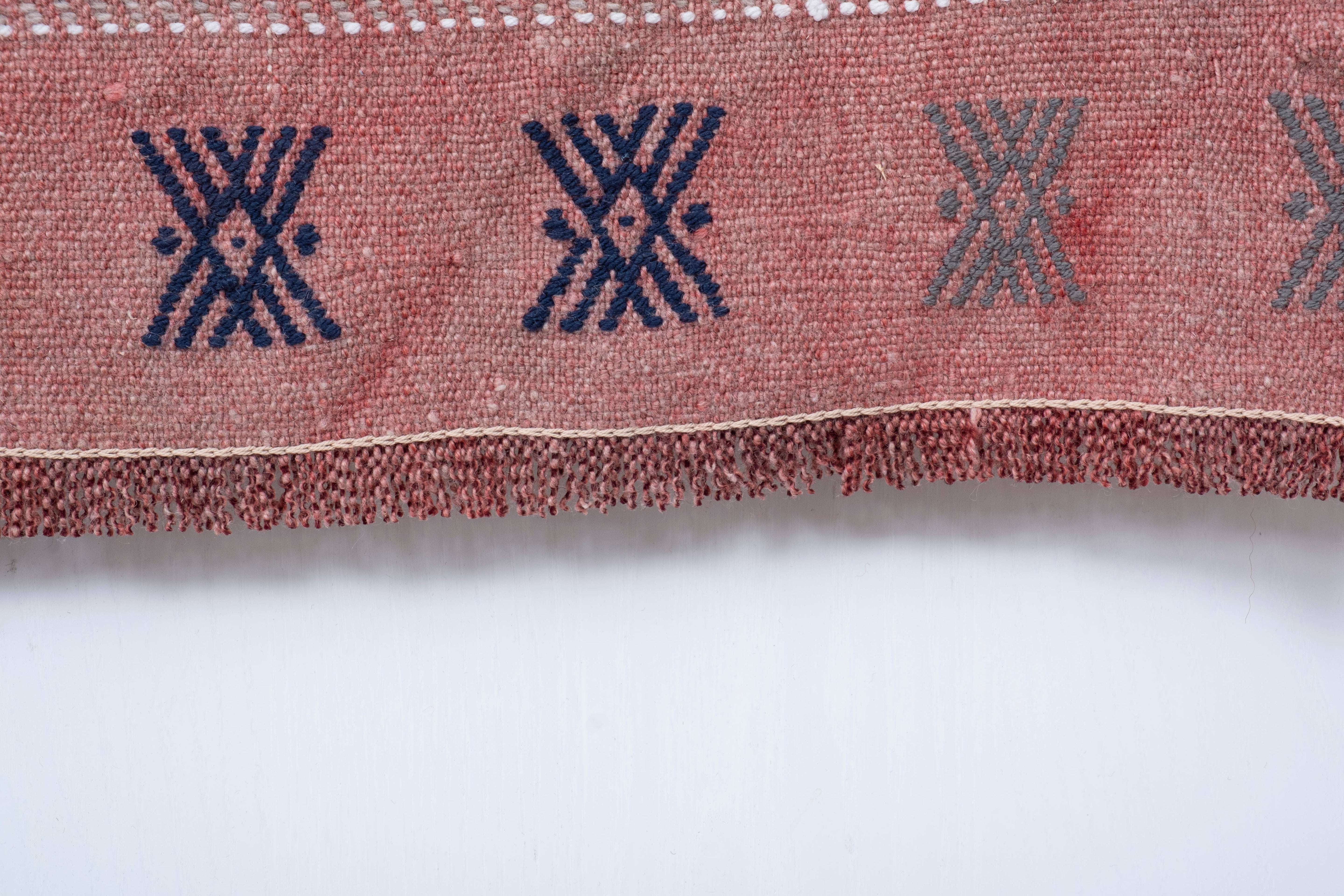 Vintage Turkish Kilim Rug 5'7'' x 7'1''