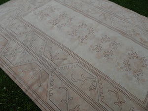 Vintage Milas Rug 6' x 9'4''